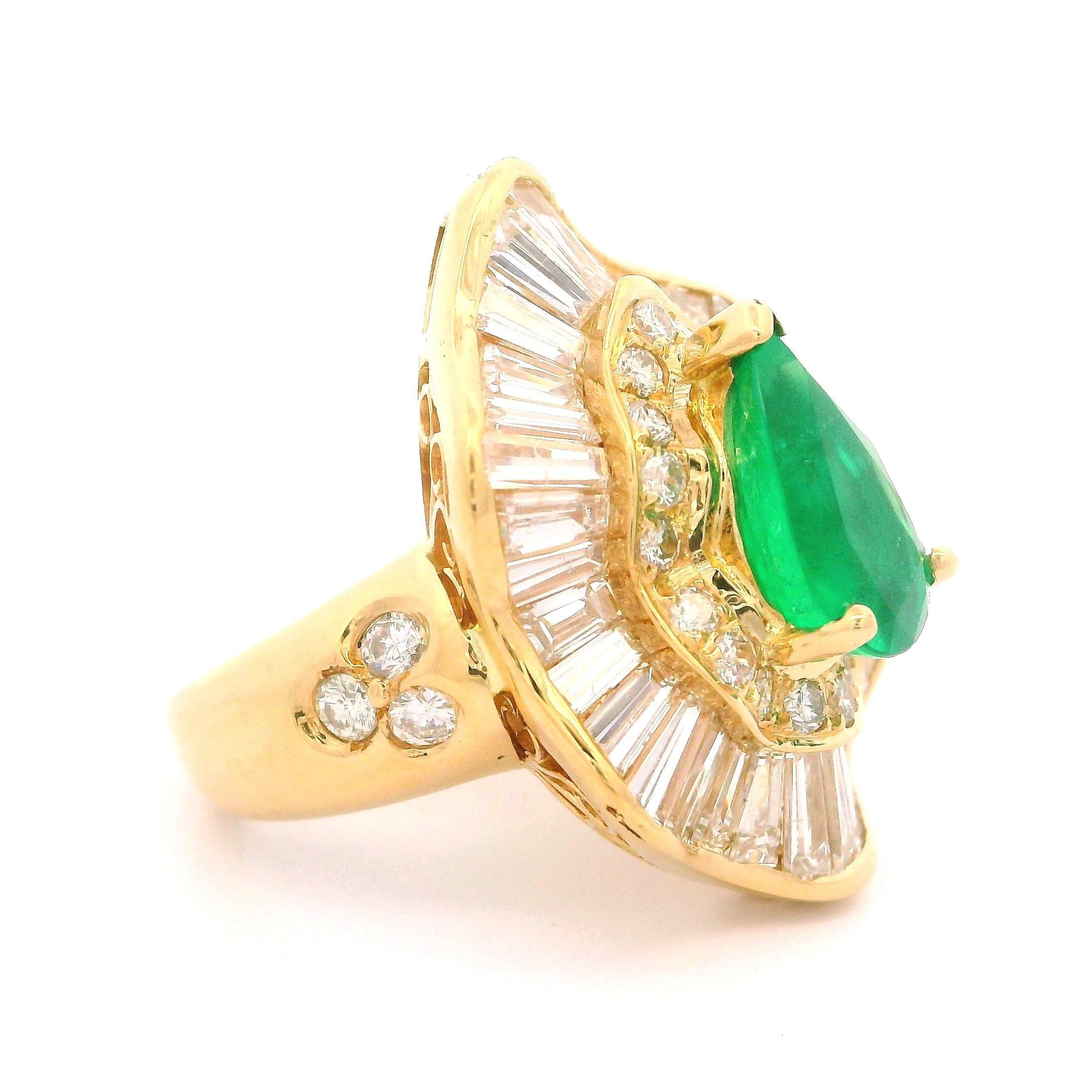 18k Yellow Gold GIA 5.05ctw Pear Cut Emerald & Diamond Wavy Ballerina Ring For Sale 9