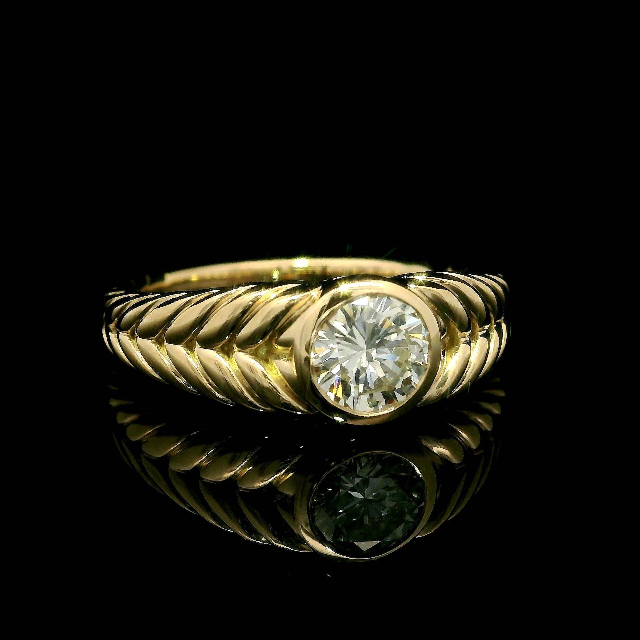 Or jaune 18k GIA .75ct Round Bezel Set Diamond Solitaire Cable Braided Ring en vente 5