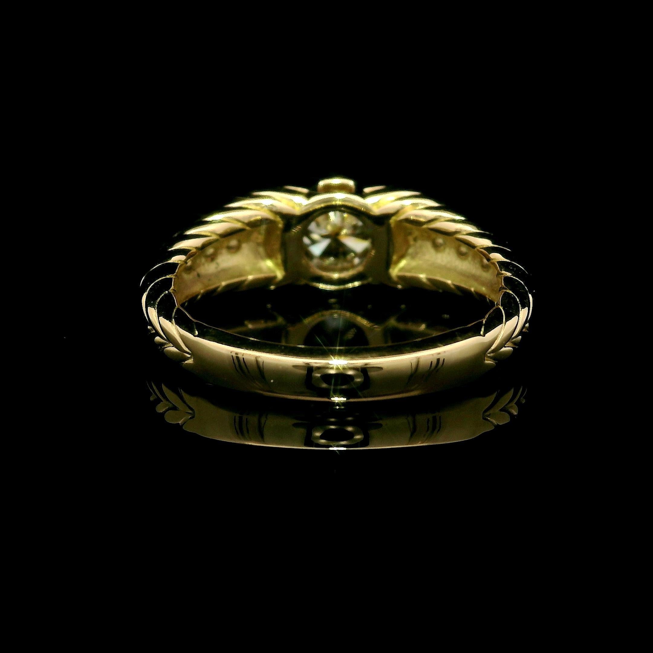 Or jaune 18k GIA .75ct Round Bezel Set Diamond Solitaire Cable Braided Ring en vente 9