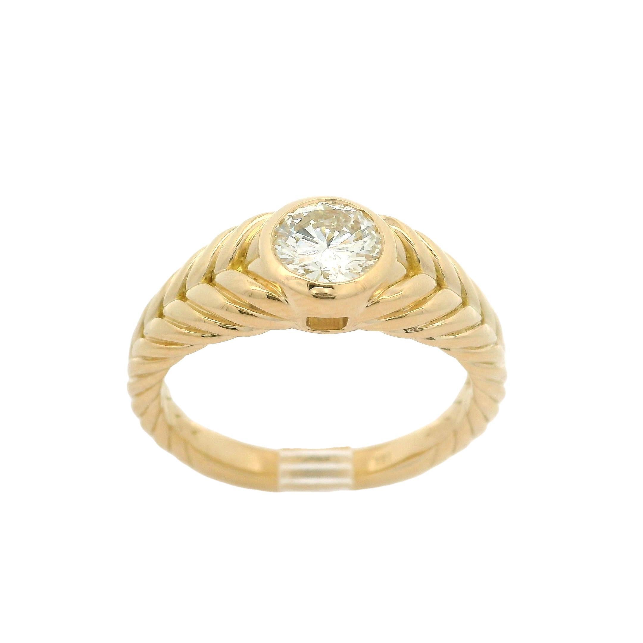 Or jaune 18k GIA .75ct Round Bezel Set Diamond Solitaire Cable Braided Ring en vente 2