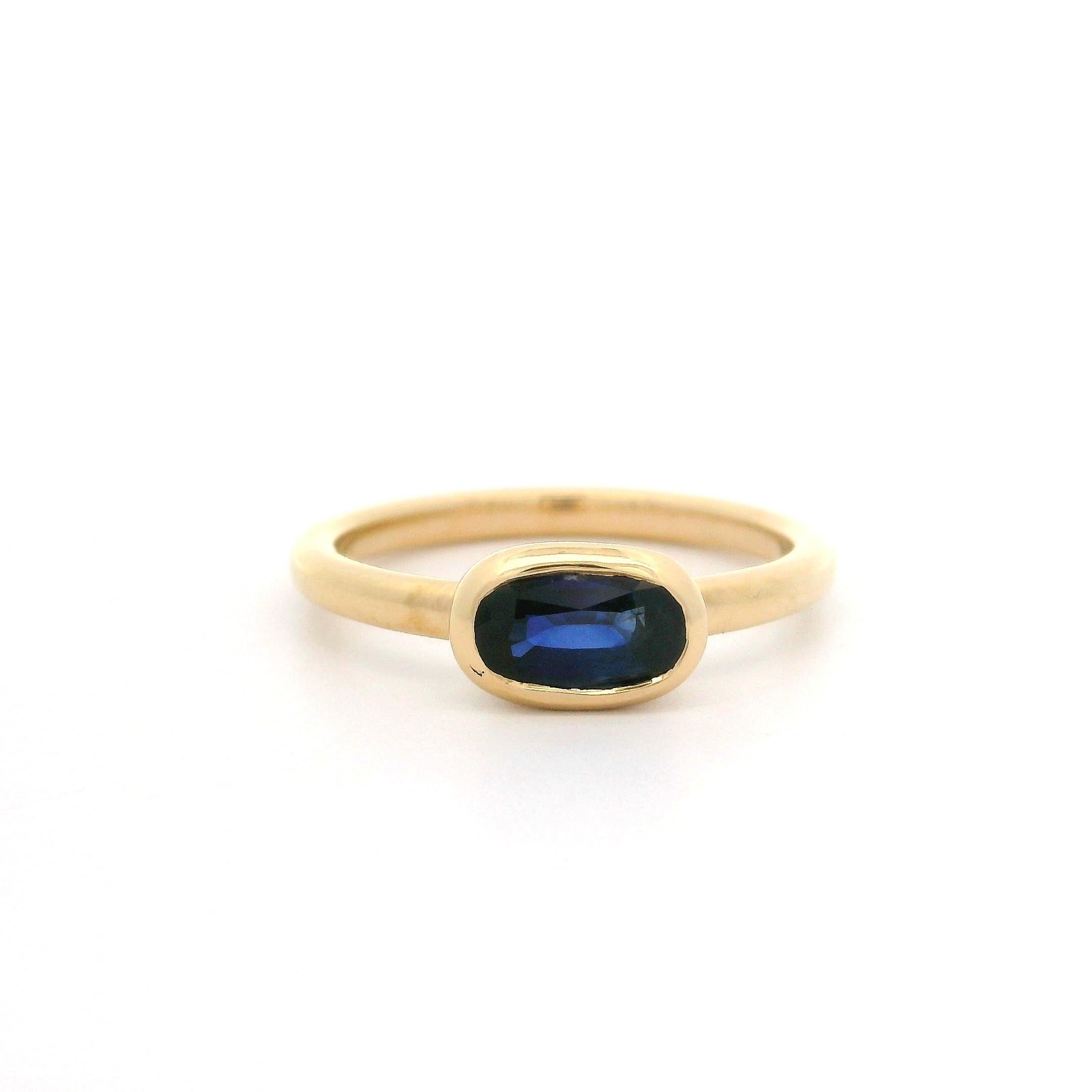 Women's 18k Yellow Gold GIA .90ct Cushion Sapphire Bezel Solitaire East West Ring For Sale