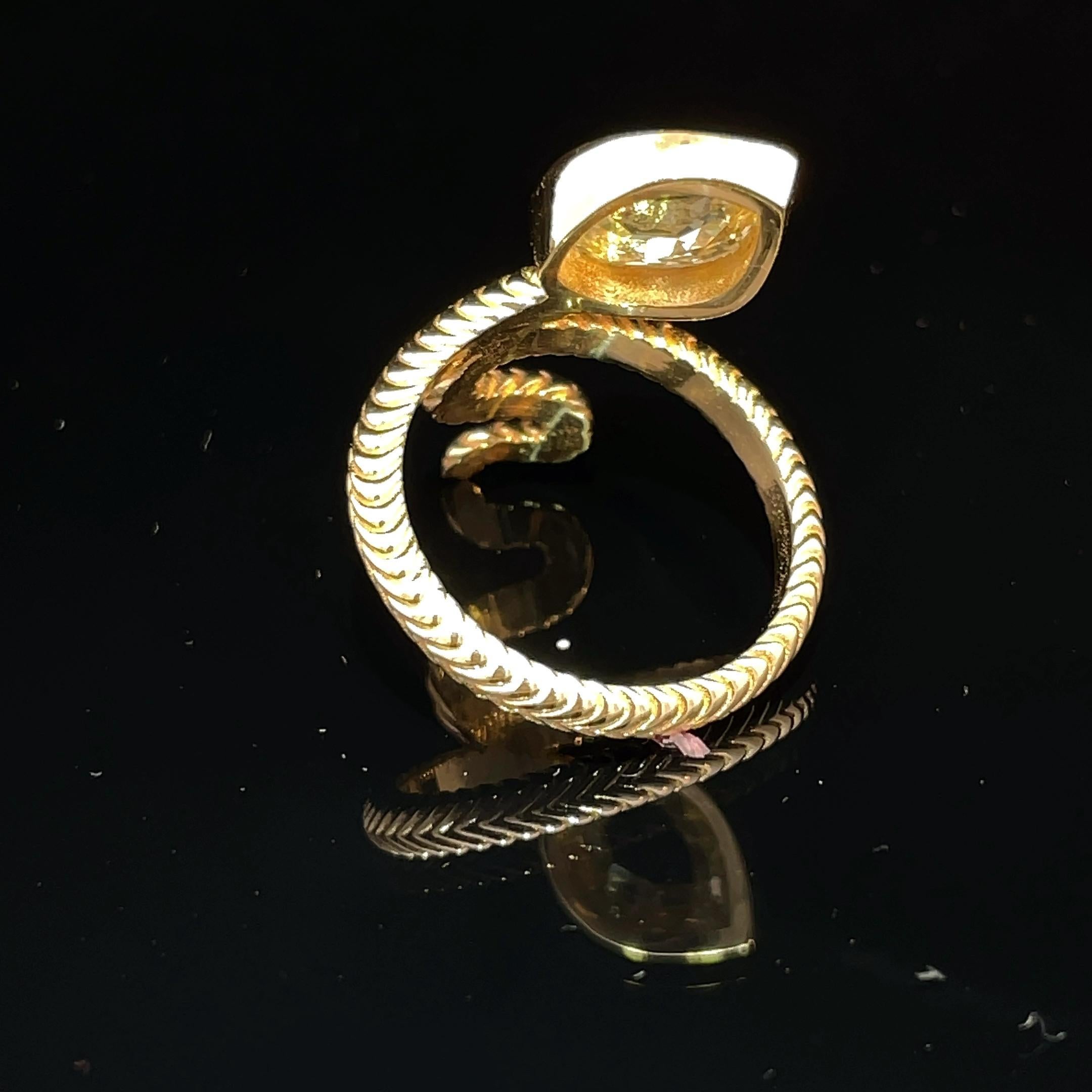 Pear Cut 18k Yellow Gold GIA Certified 2.20ct Natural Diamond Serpent Ring For Sale