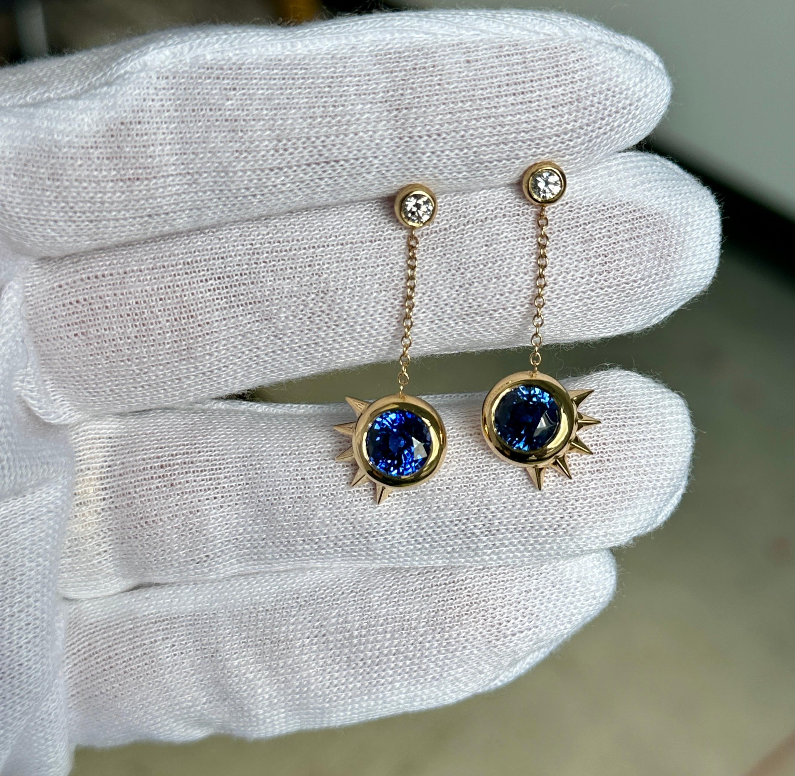 Orecchini pendenti in oro giallo 18 carati con zaffiro e diamante dello Sri Lanka certificati GIA in vendita 1