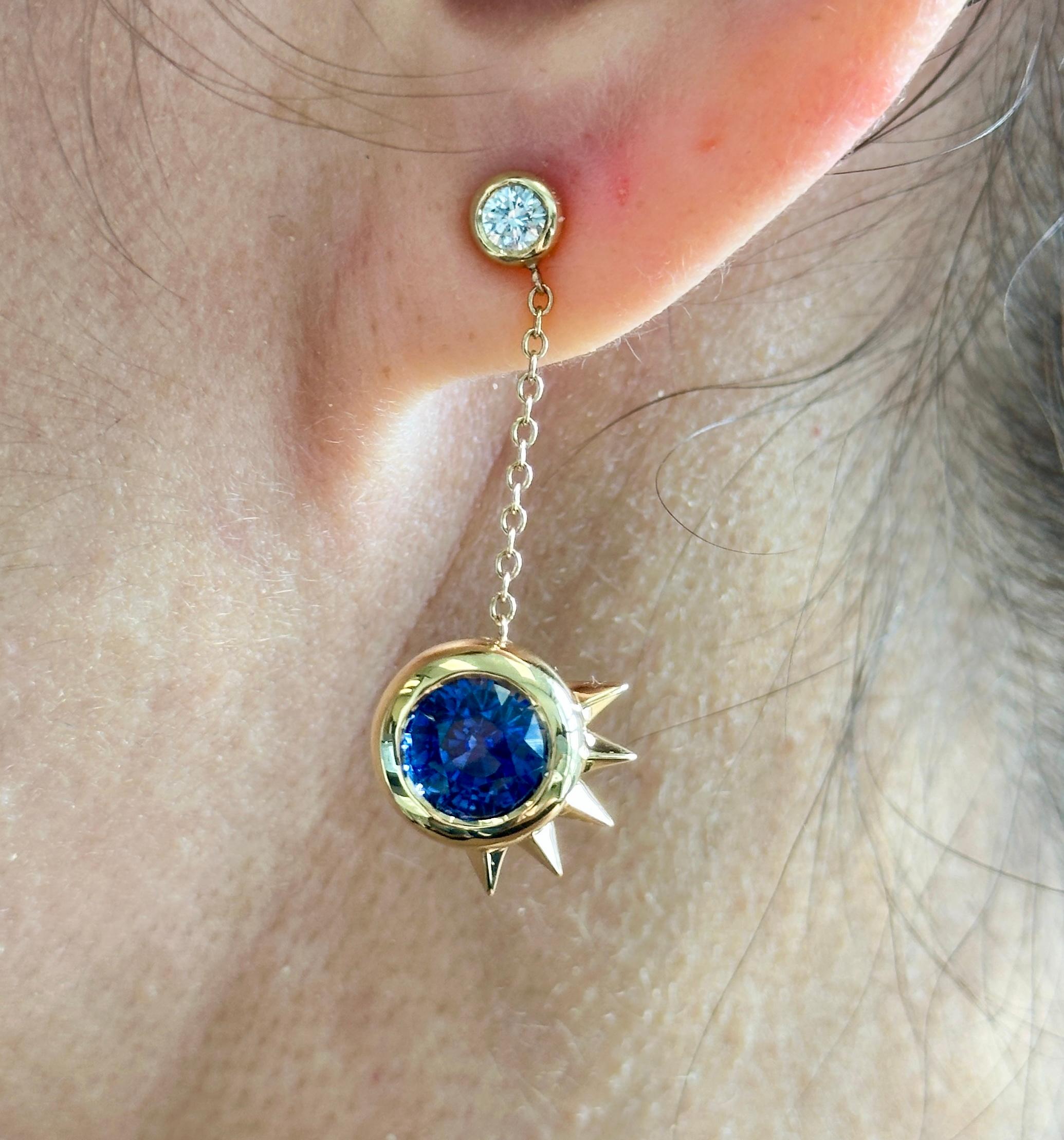 Orecchini pendenti in oro giallo 18 carati con zaffiro e diamante dello Sri Lanka certificati GIA in vendita 4
