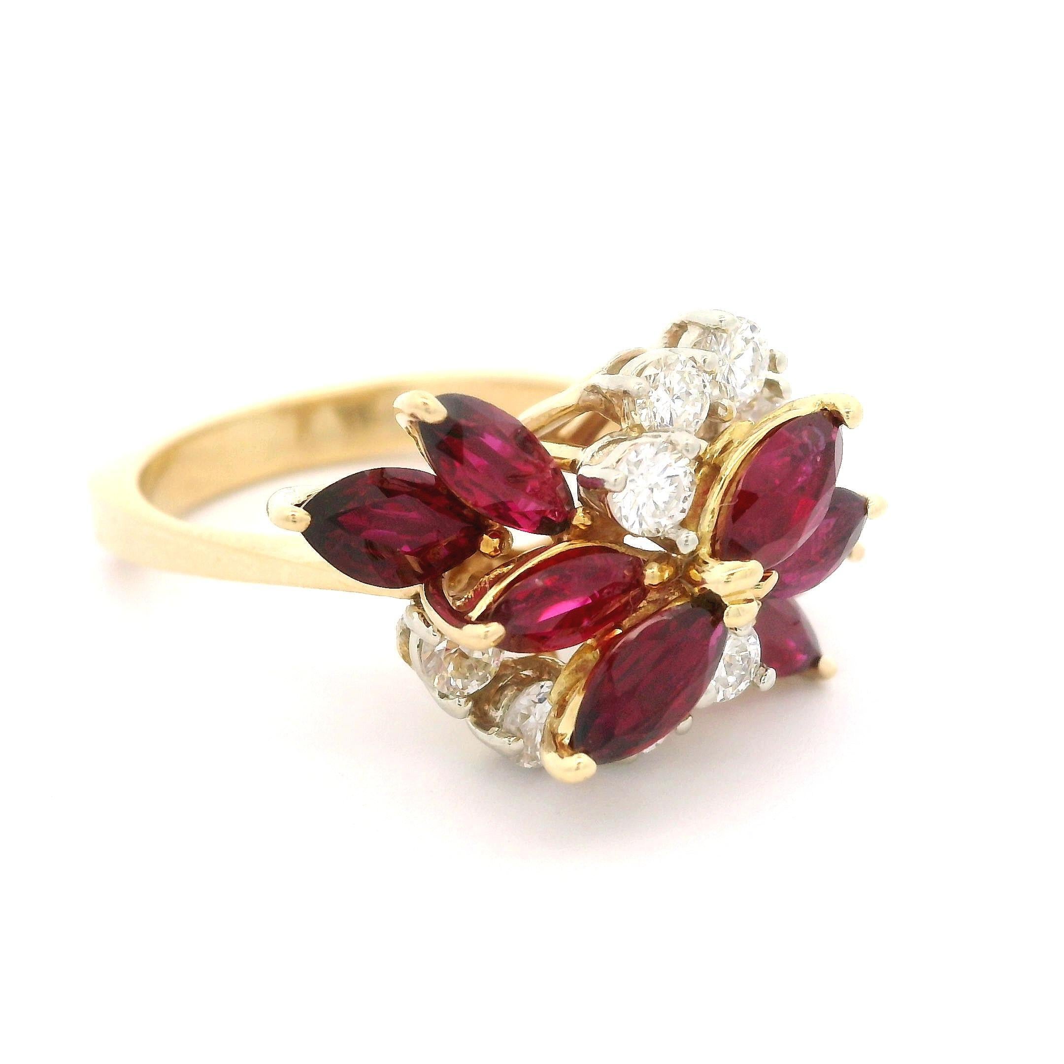 Bague en or jaune 18k GIA de haute qualité 2.86ctw No Heat Ruby & Diamond Spray Ring en vente 3