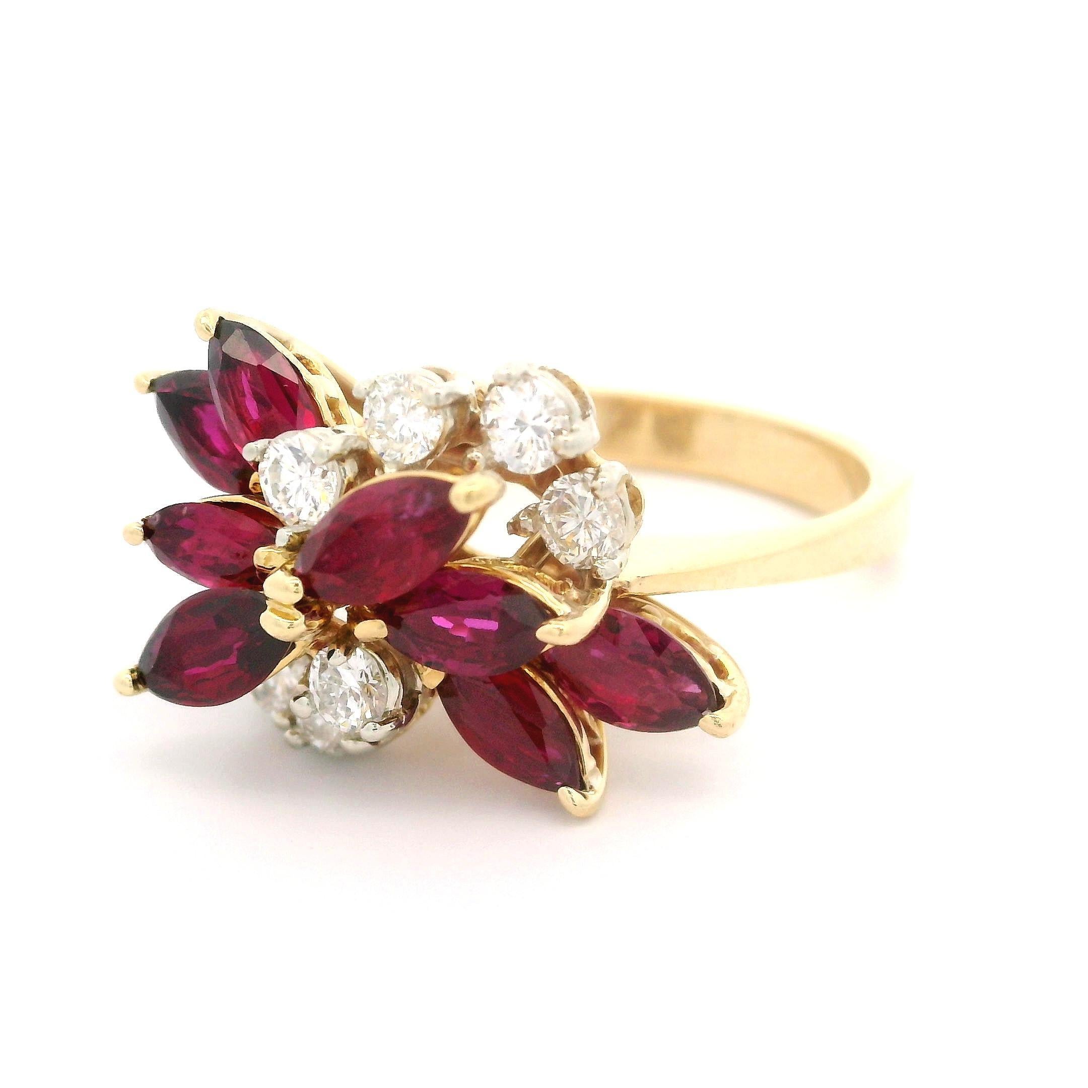 Bague en or jaune 18k GIA de haute qualité 2.86ctw No Heat Ruby & Diamond Spray Ring en vente 4