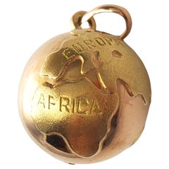 18K Yellow Gold Globe Charm #18104