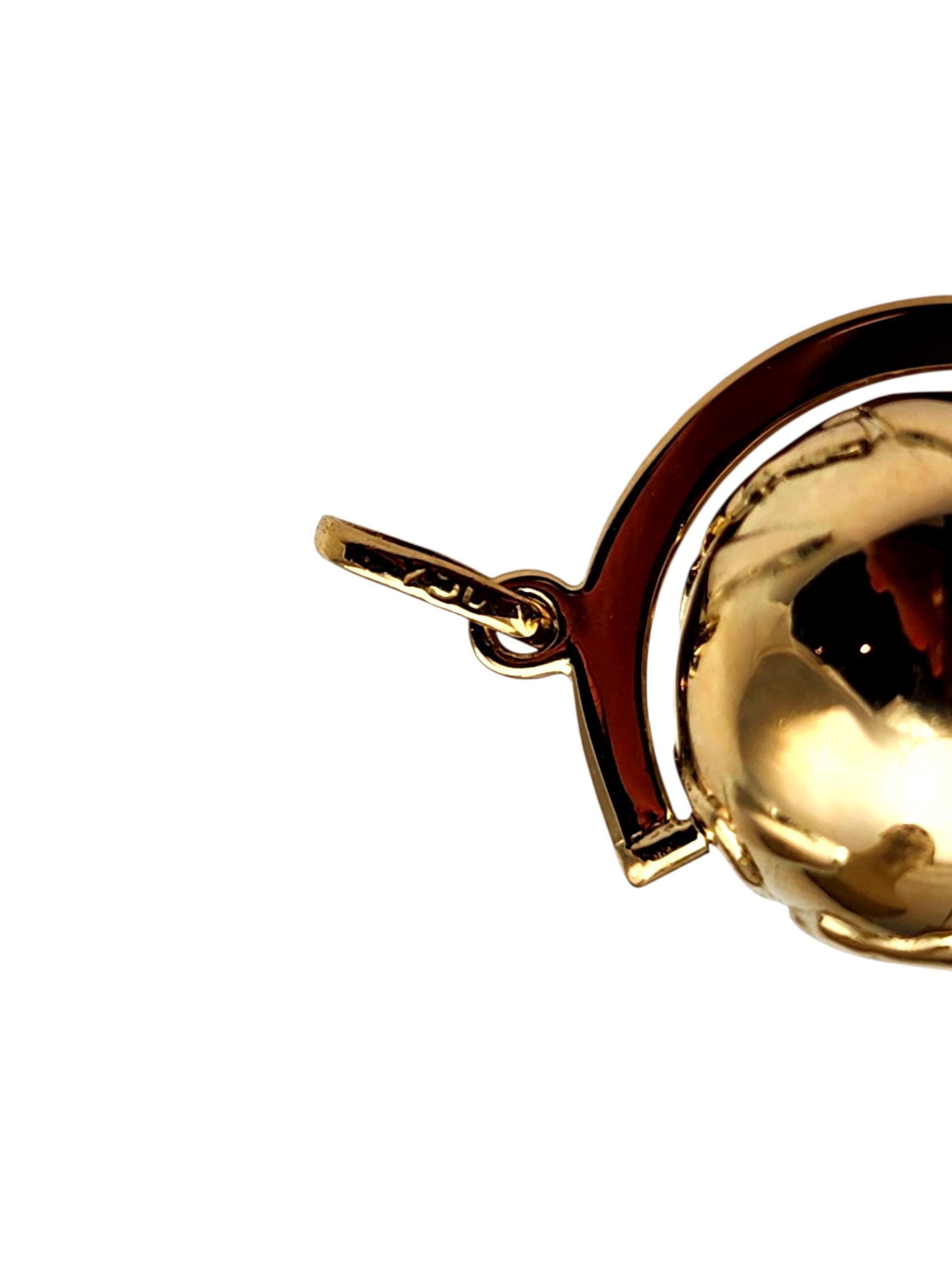 Charm a forma di globo in oro giallo 18K #22354 in vendita 1