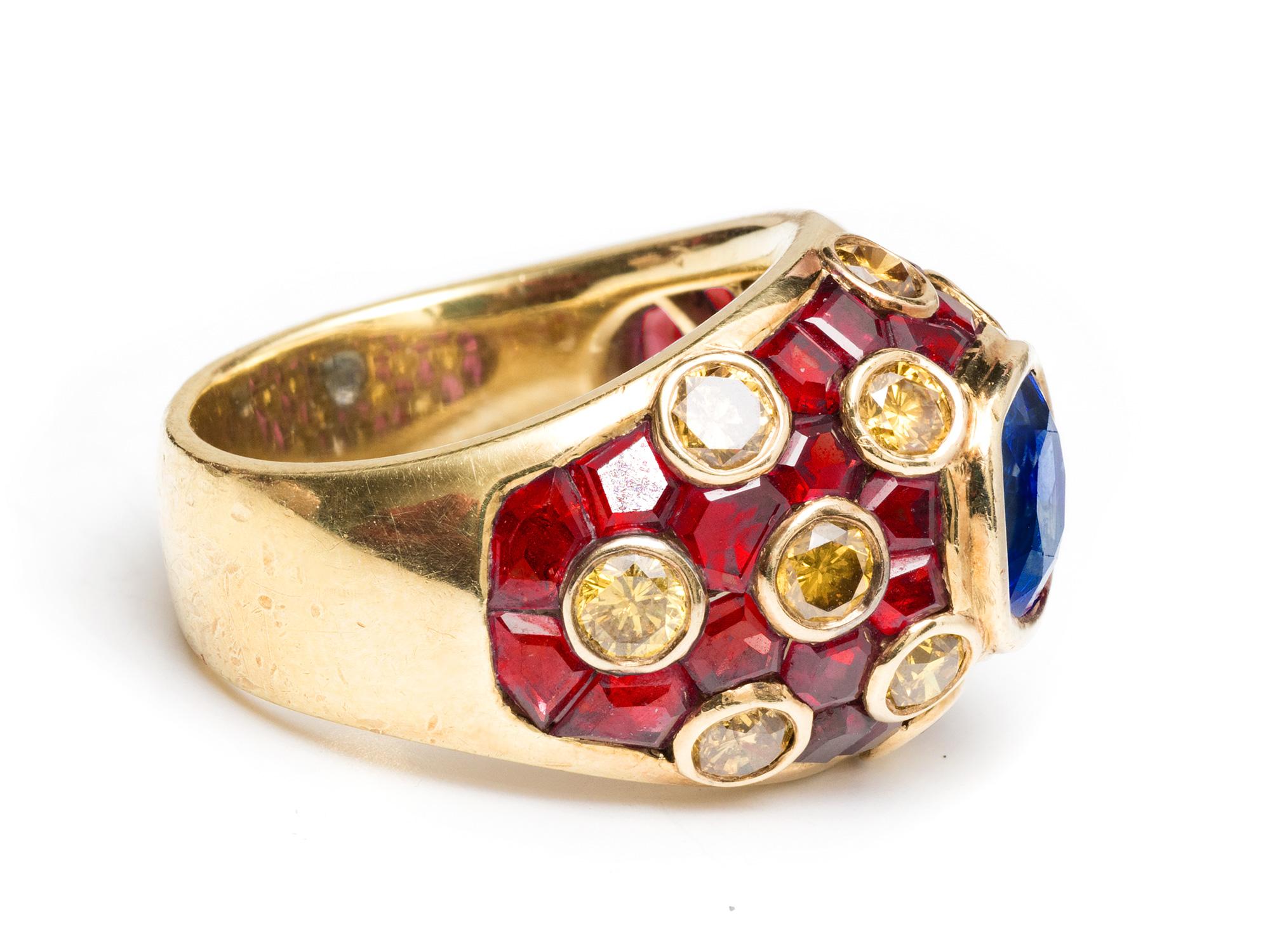 Women's or Men's 18k Yellow Gold Gold Ring with Sapphire, Ruby and Vivid Yellow Diamonds. For Sale