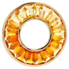 18K Yellow Gold Gradient Tapered Baguette Citrine Circle Pendant Necklace