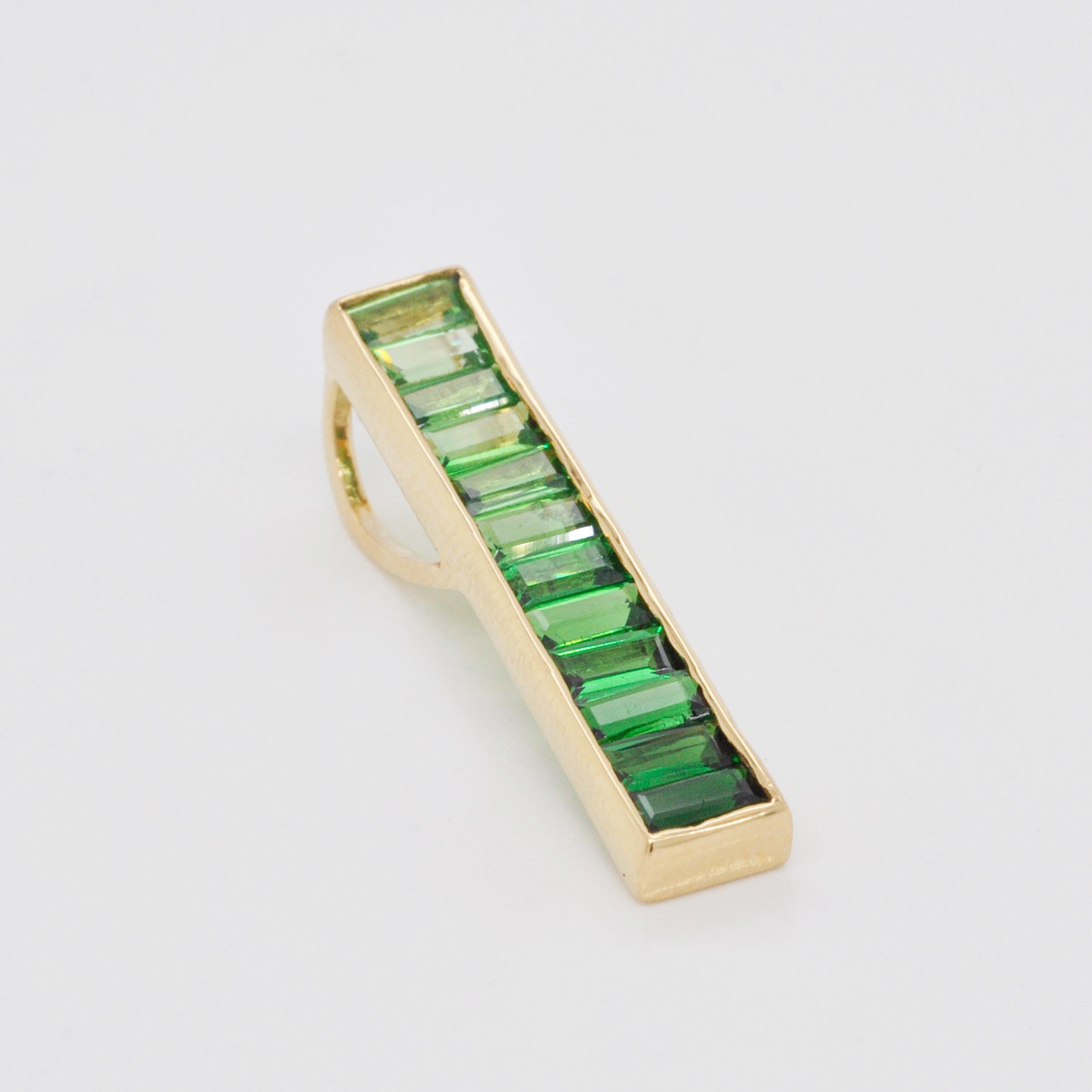 18K Gelbgold Gradient Tsavorit Granat Anhänger Halskette Ohrring Ring Set Damen im Angebot