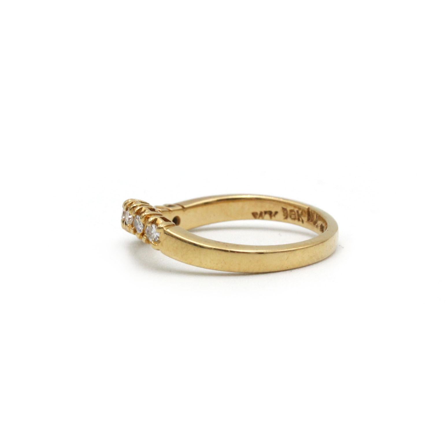 Contemporain Bague Demi-Alliance en or jaune 18K à diamants gradués en vente