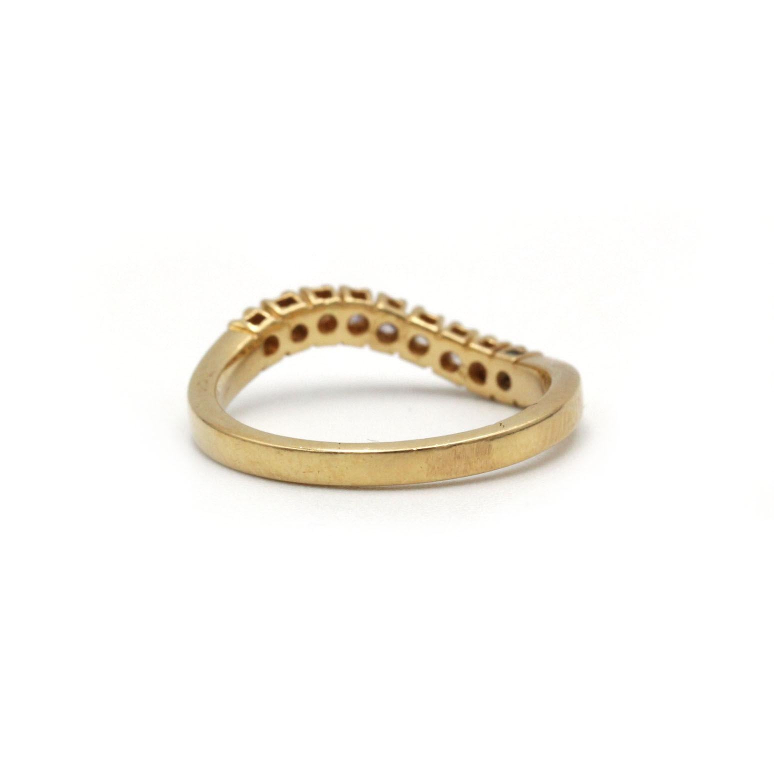 Bague Demi-Alliance en or jaune 18K à diamants gradués Bon état - En vente à MONTMORENCY, FR