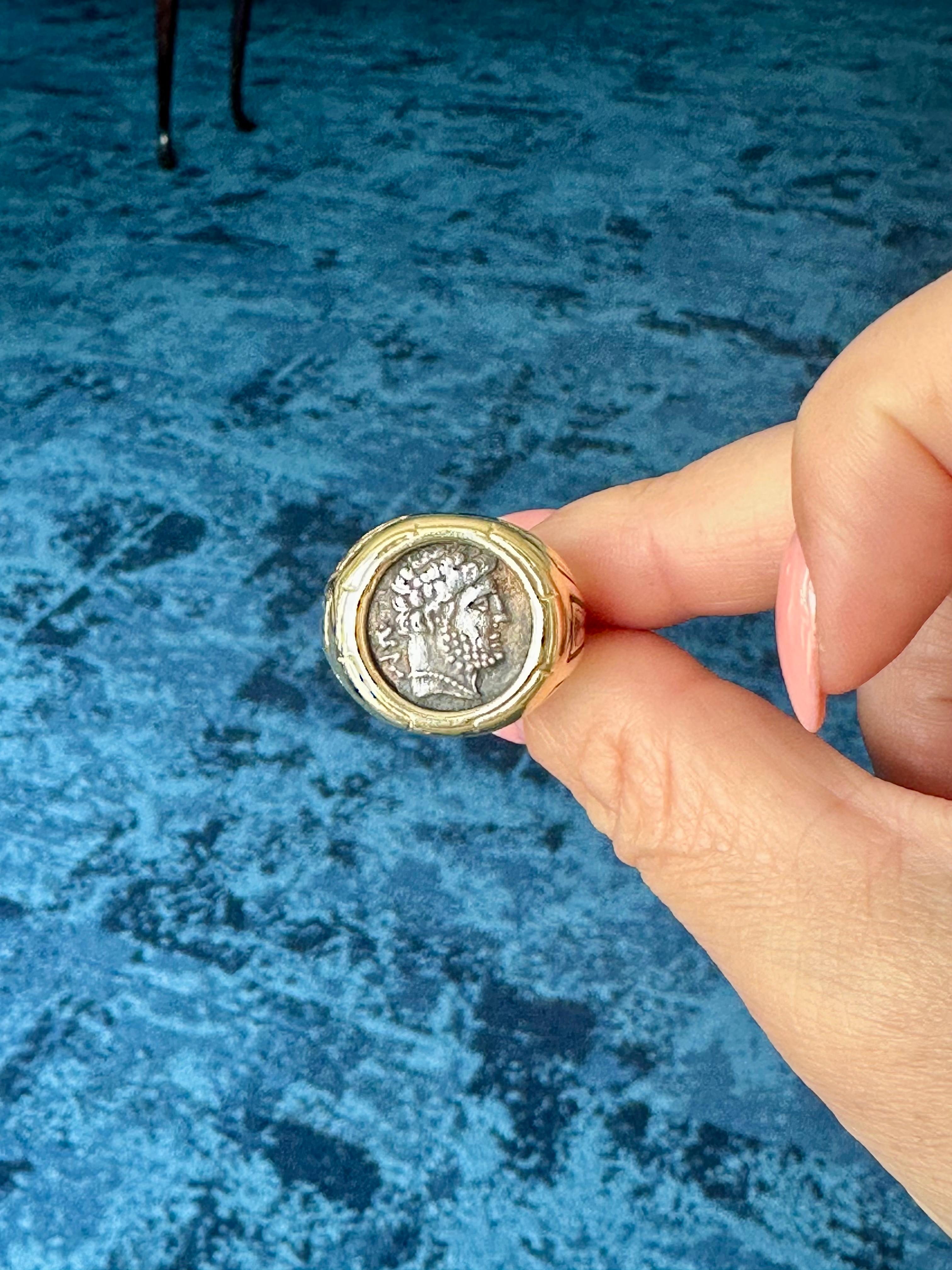 Moderne Bague en or jaune 18K avec pièce grecque Bolskan, Iberia par Michael Bondanza en vente
