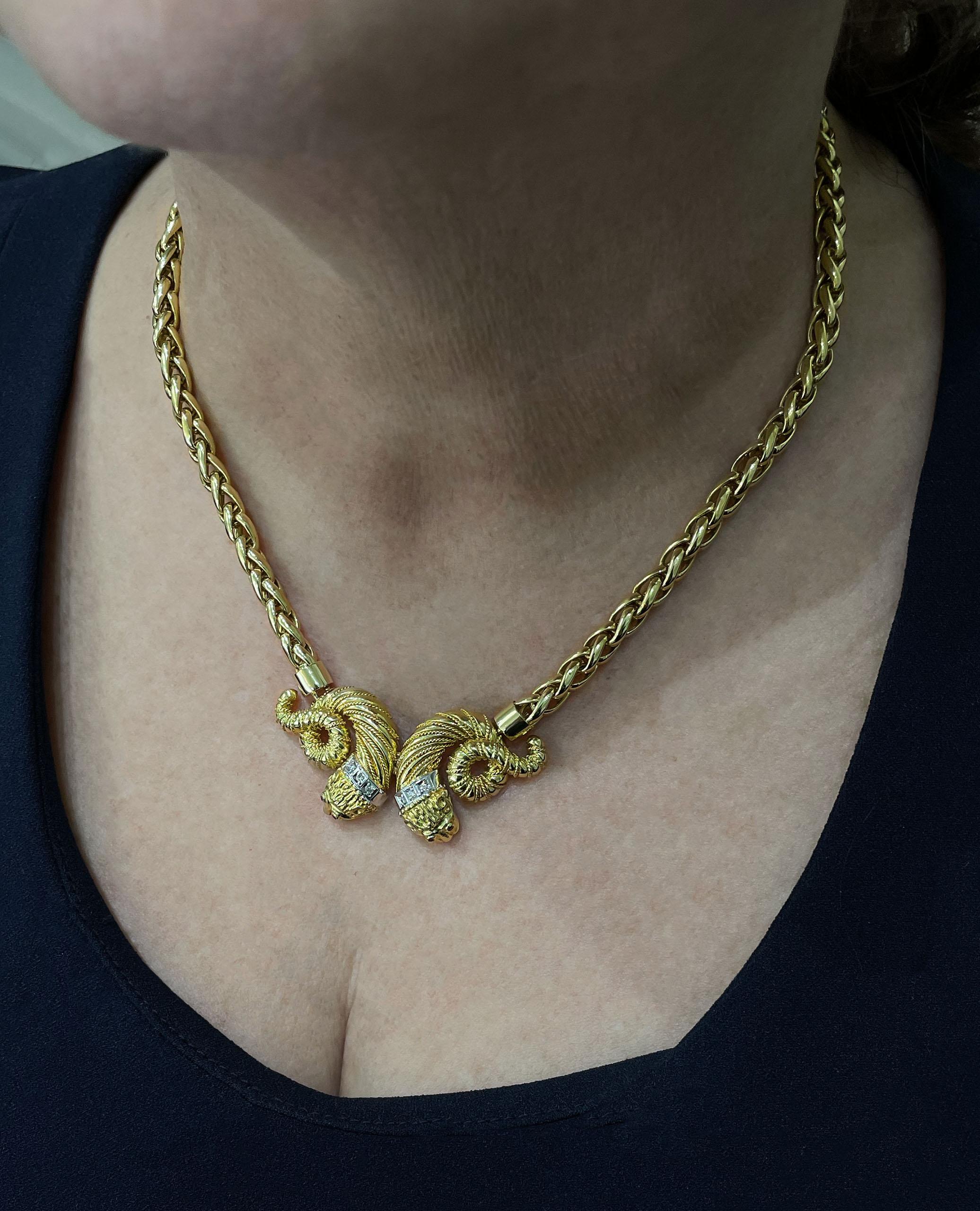 18K Yellow Gold Greek Inspired Lion Necklace For Sale 1