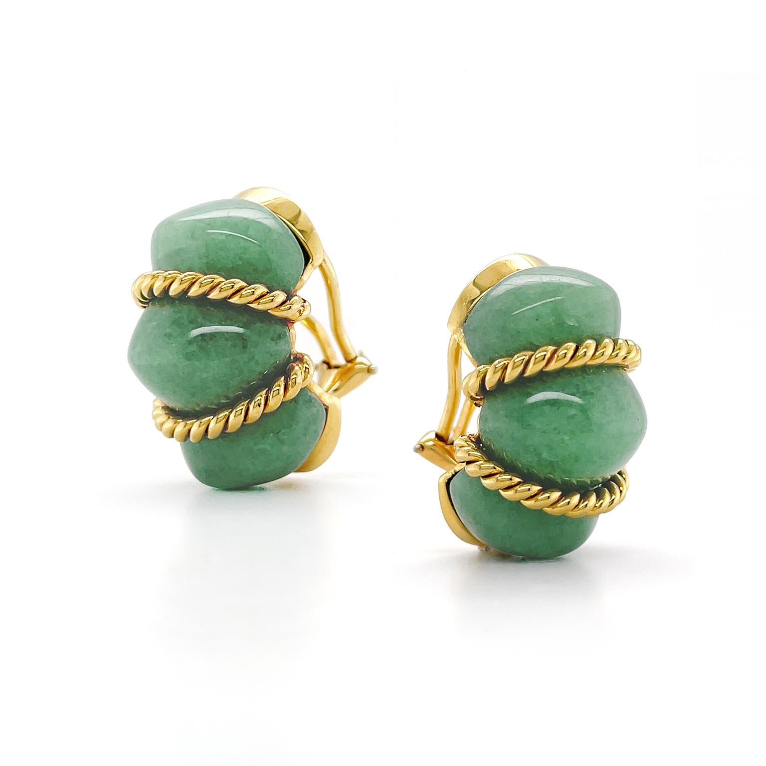 18K Yellow Gold Green Aventurine Shrimp Earrings In New Condition For Sale In New York, NY