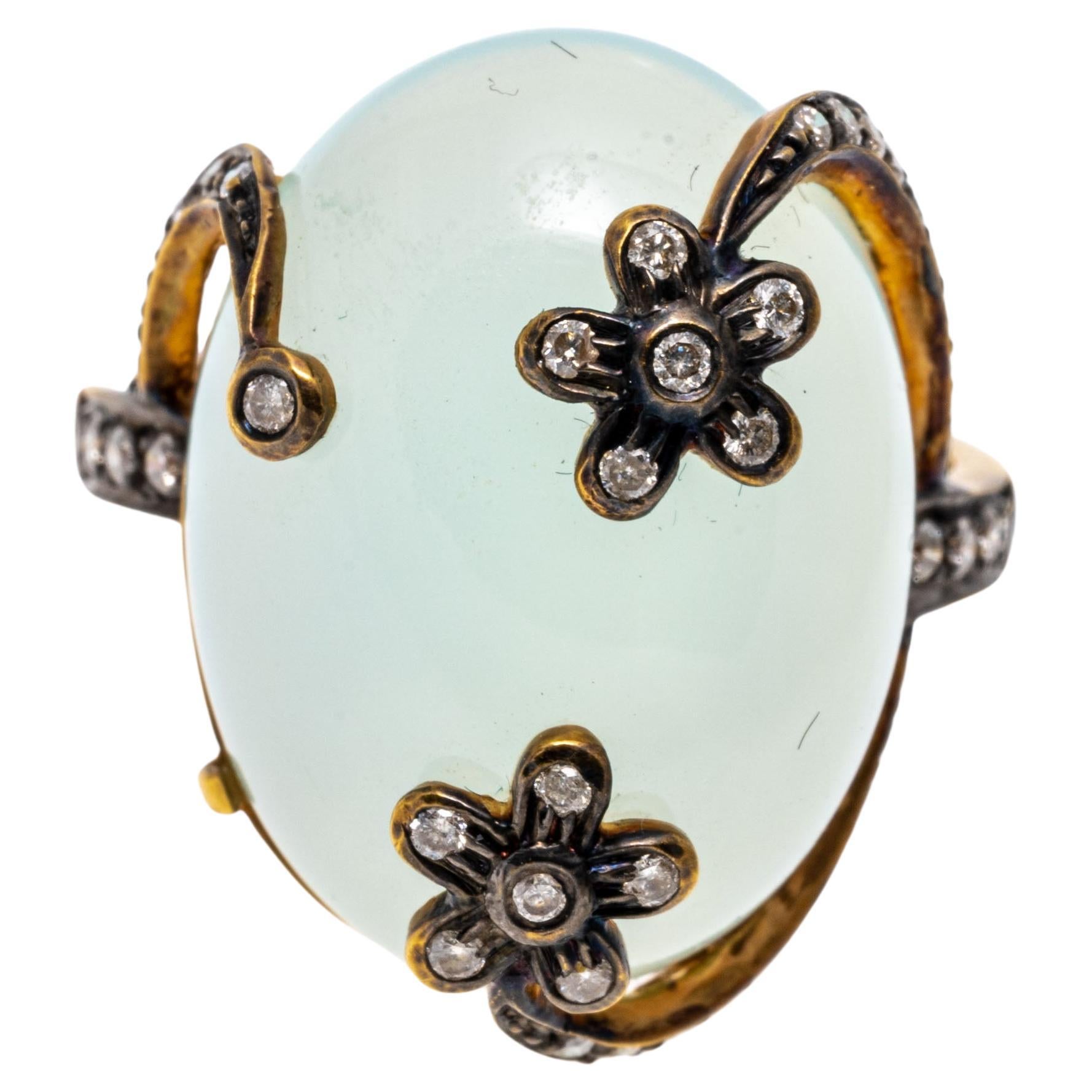 18 Karat Gelbgold Ring mit Blumenmotiv aus grünem, blauem Chalcedon und Diamant