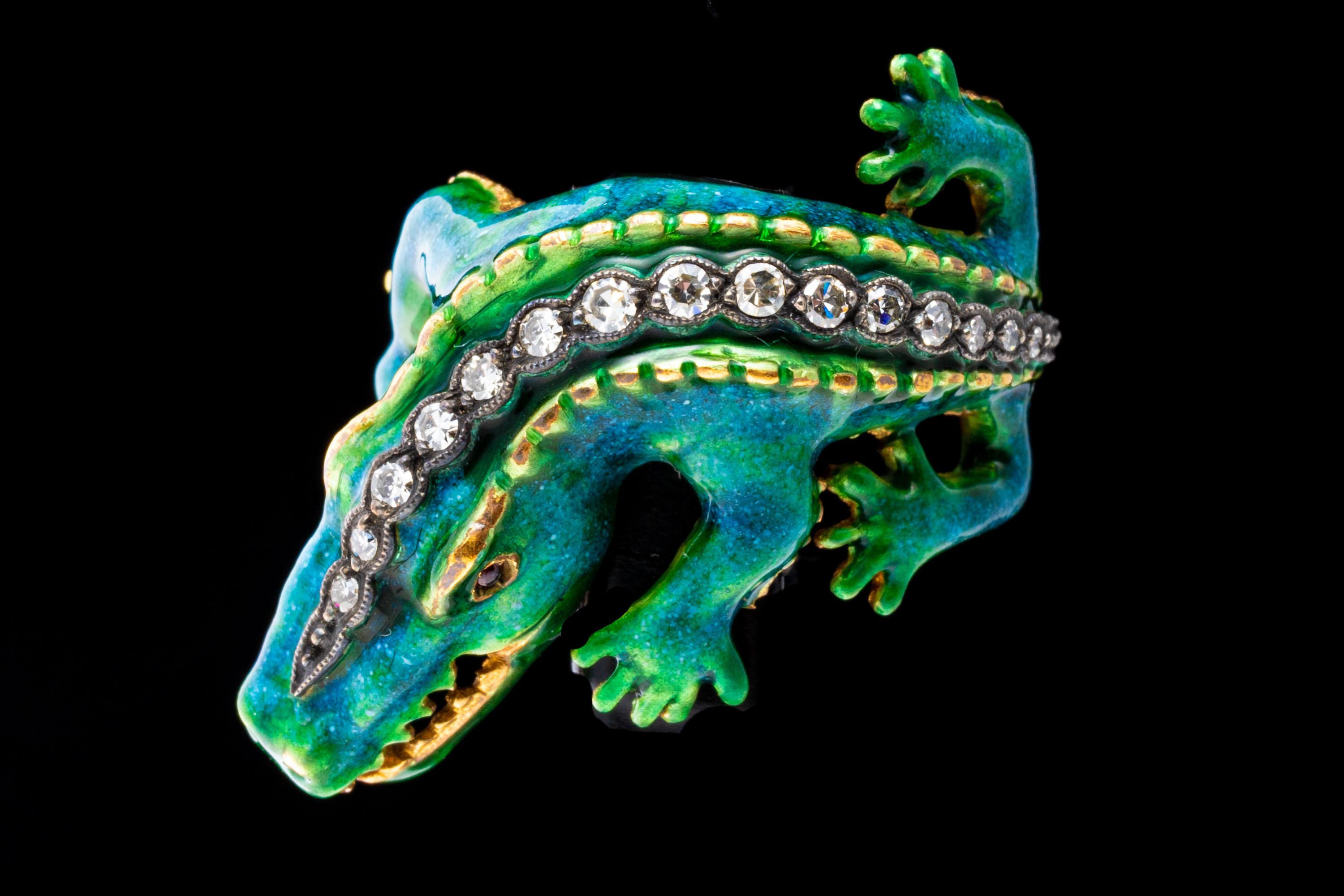 Contemporain Bague en or jaune 18 carats, émail vert et bleu et alligator avec diamants en vente