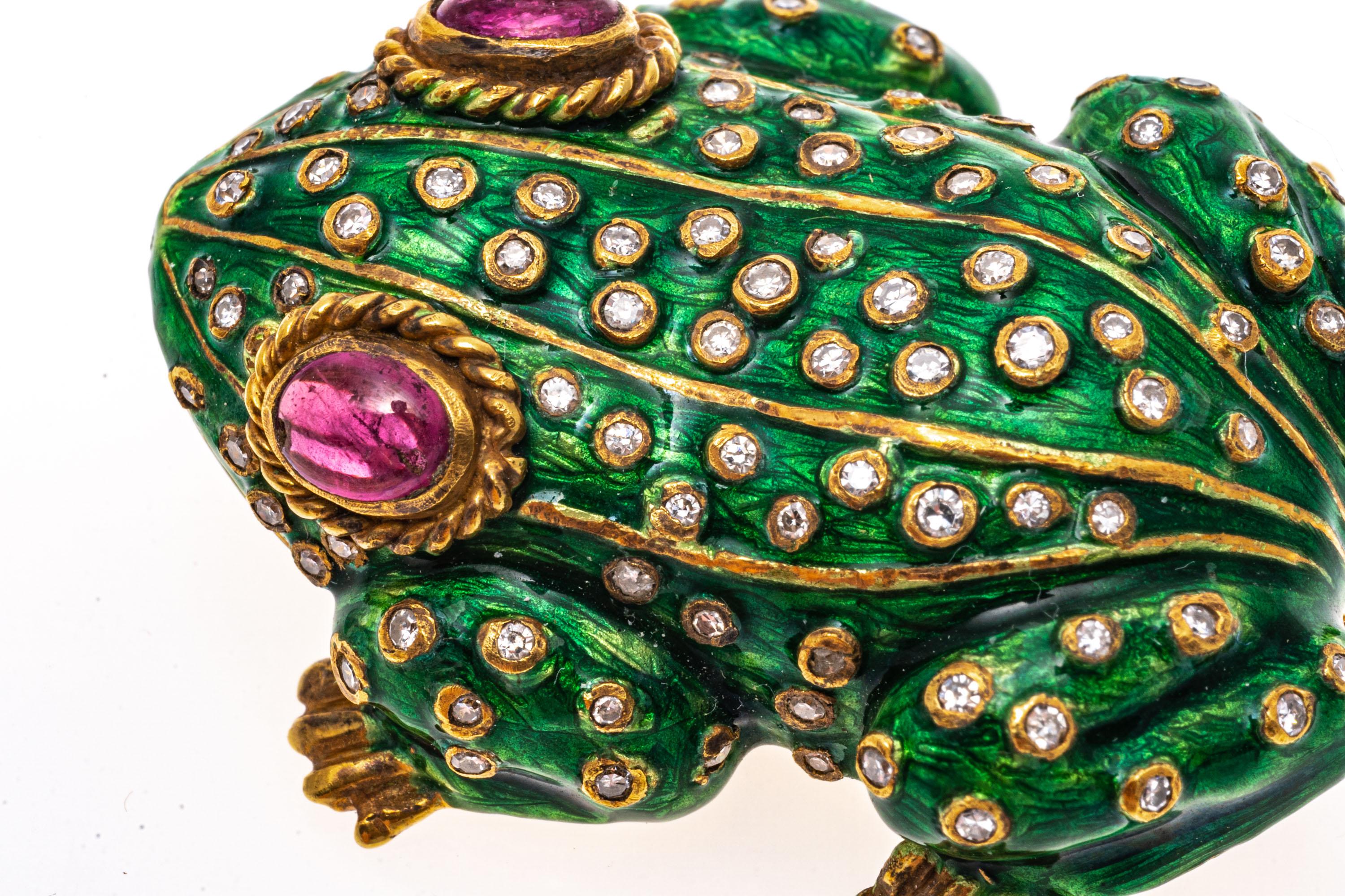 18k Yellow Gold Green Enamel Frog Brooch with Diamond Decorations In Good Condition For Sale In Southport, CT