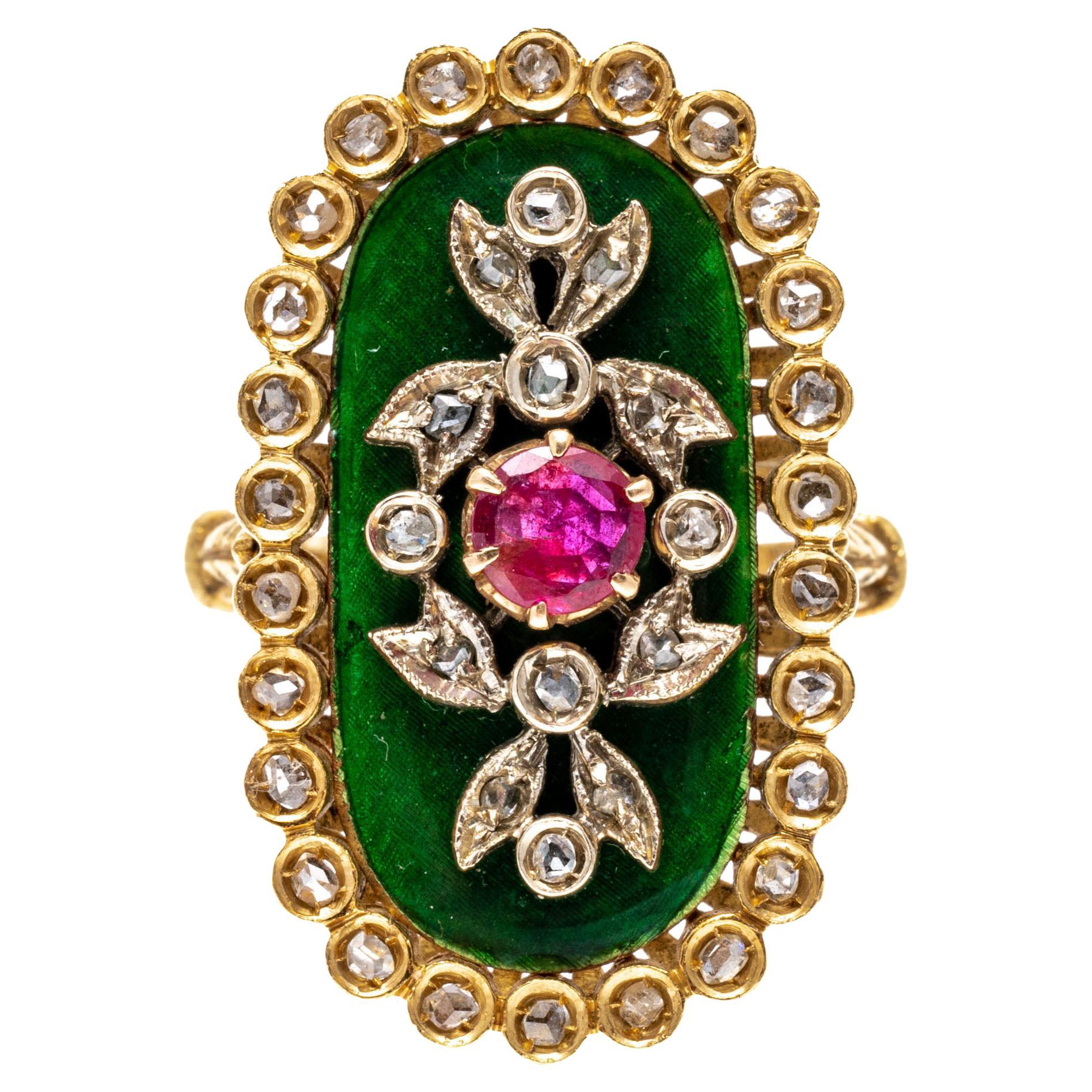 Bague ovale allongée en or jaune 18 carats, émail vert, rubis et diamants maculés en vente