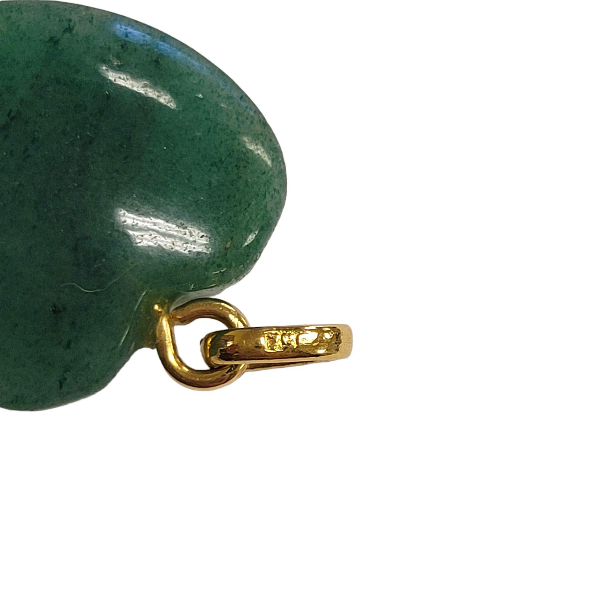 18K Yellow Gold Green Heart Pendant #13624 In Good Condition For Sale In Washington Depot, CT