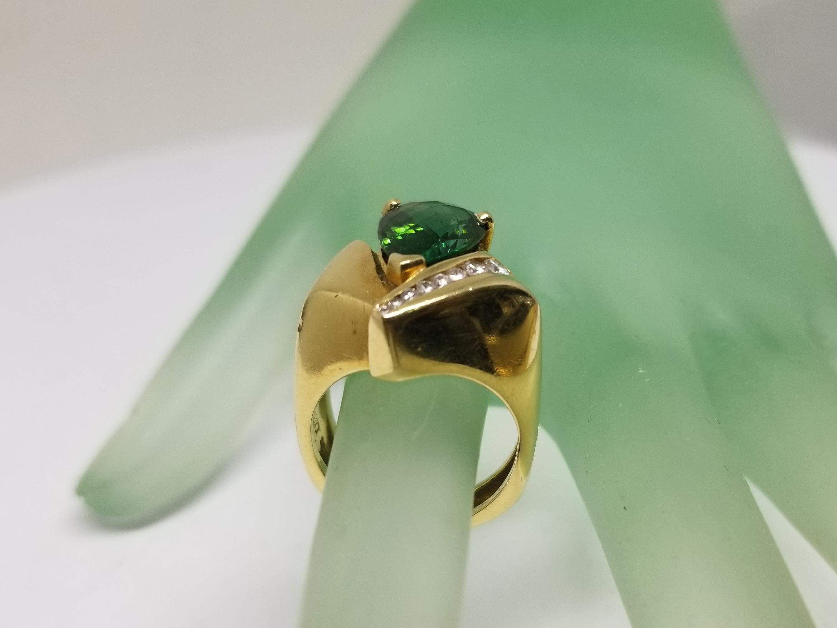 Pear Cut 18 Karat Yellow Gold Green Tourmaline and Diamond Ring For Sale