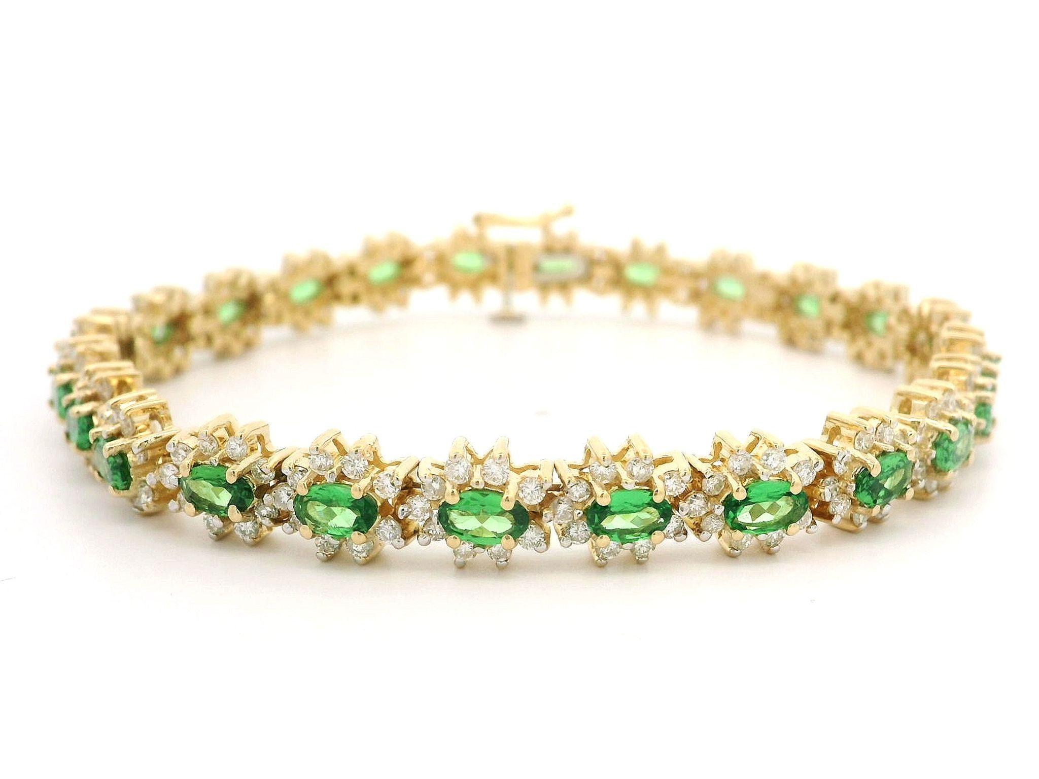 Brilliant Cut 18k Yellow Gold Green Tsavorite and Diamond 9.25ctw Cluster Link Tennis Bracelet For Sale