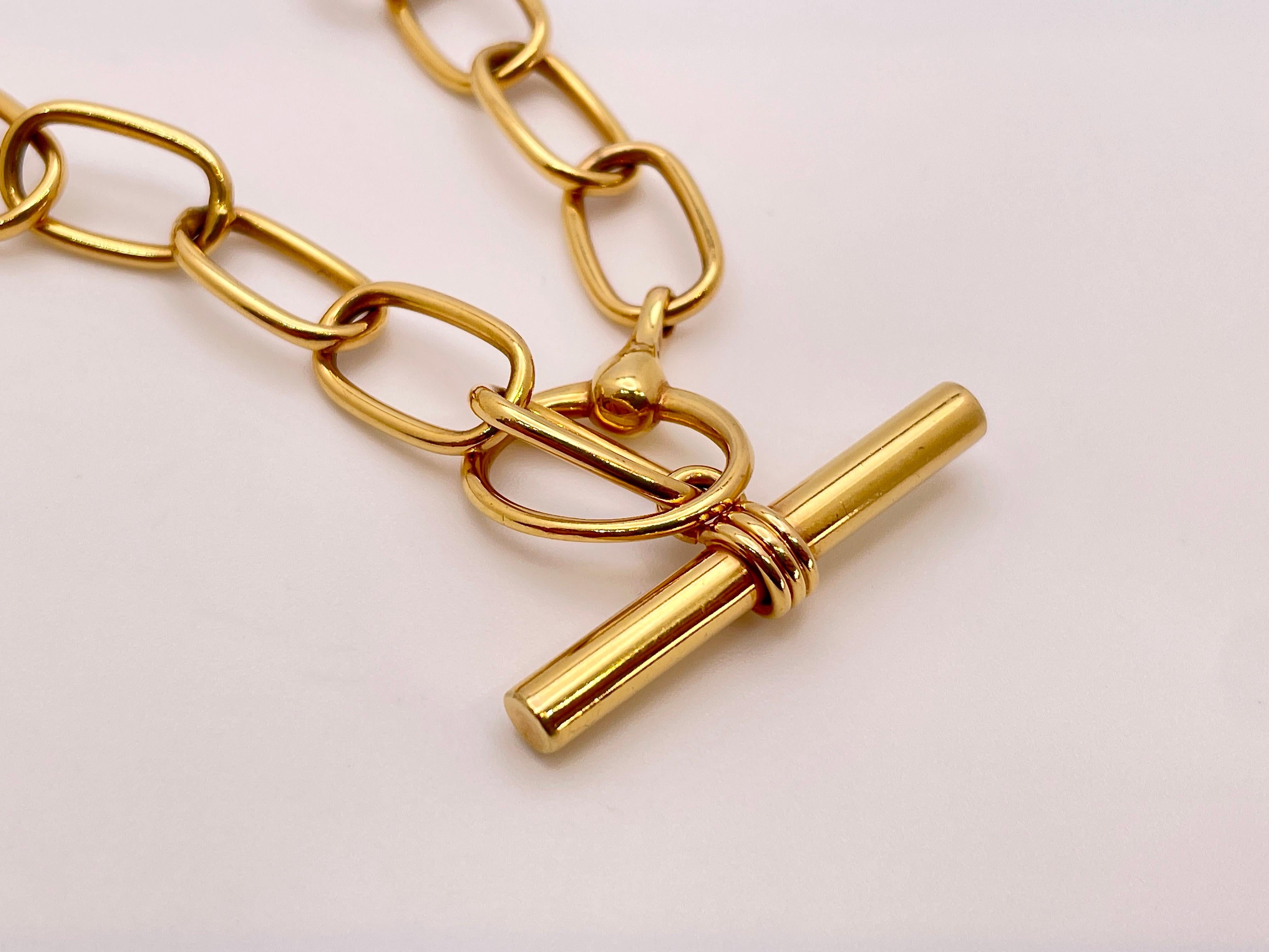 18K Rose Gold Gucci Design Toggle Clasp Link Necklace In Excellent Condition For Sale In Westport, CT