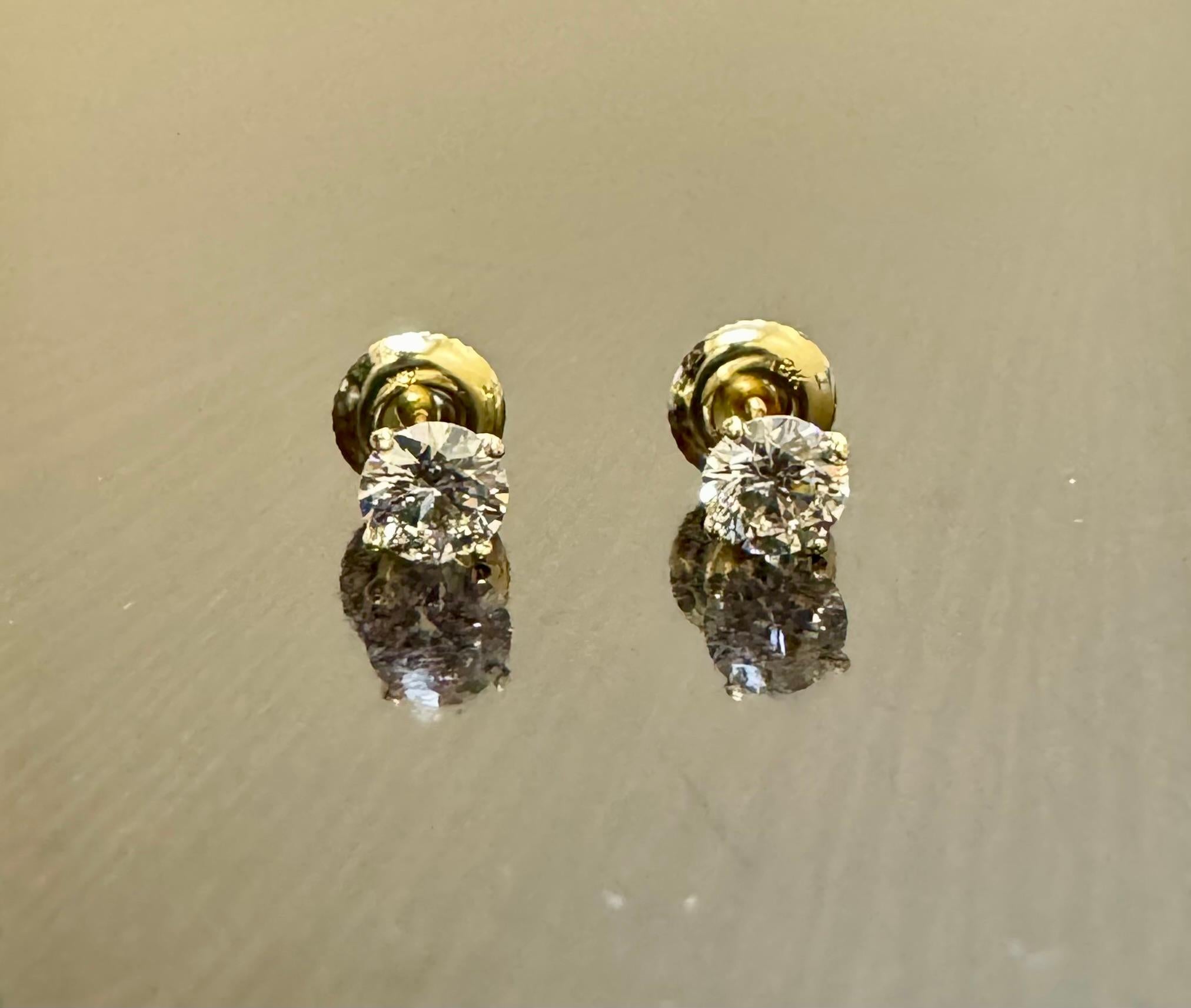 18K Yellow Gold H Color VS1 GIA Certified 1.10 Carat Diamond Stud Earrings For Sale 9