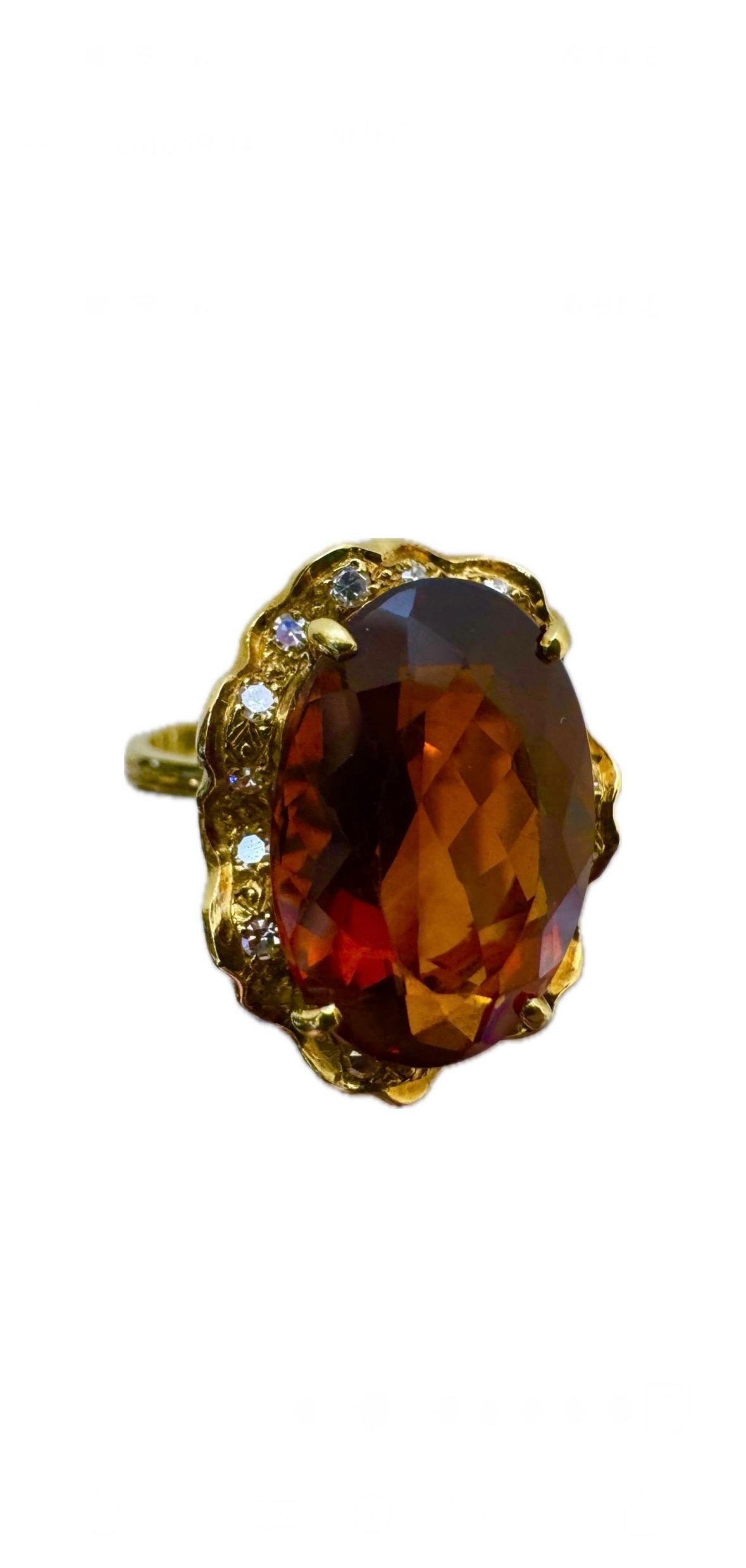 Bague en or jaune 18K Halo Diamond 10 Carat Oval Madeira Citrine en vente 3
