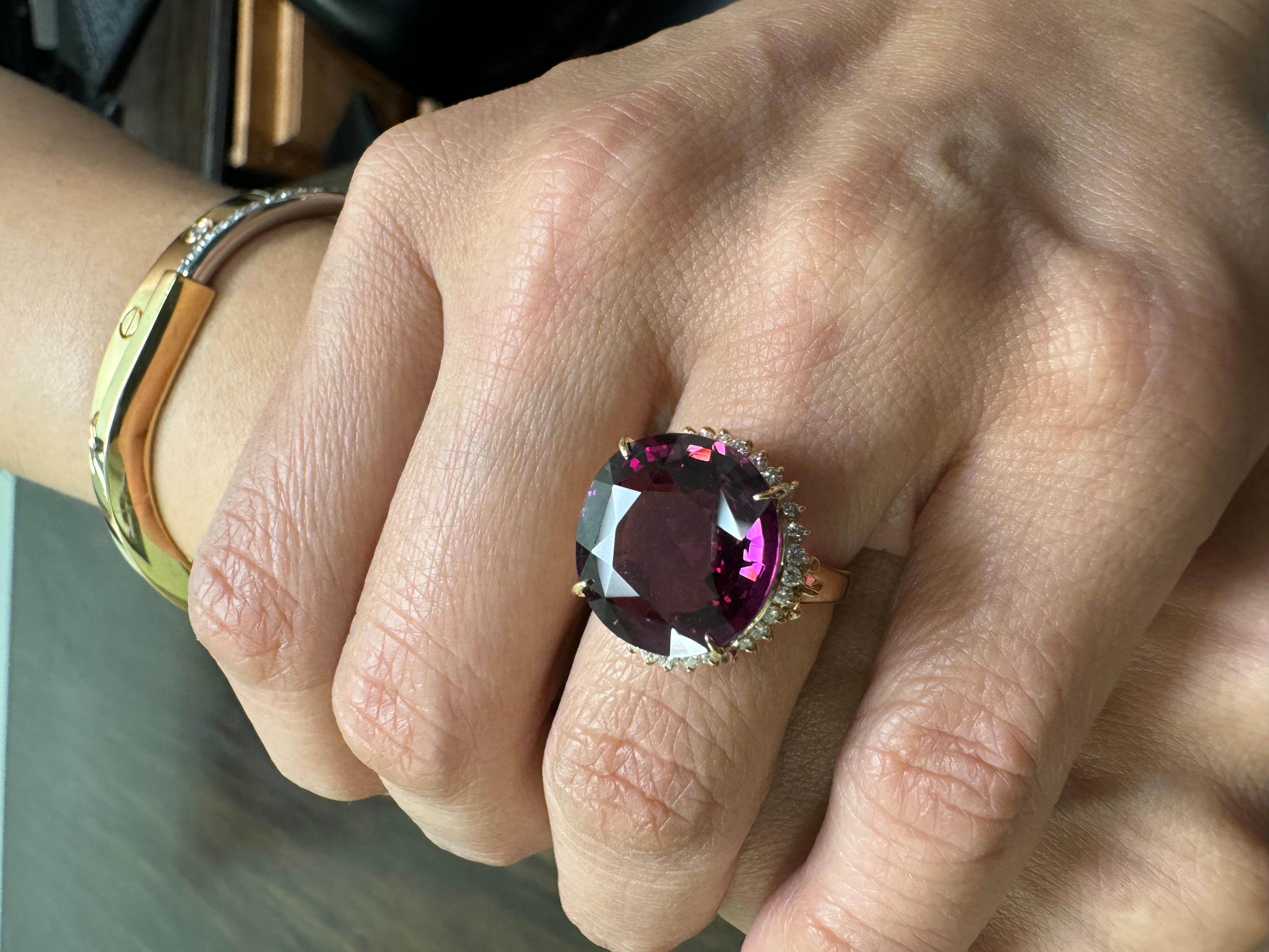 18K Yellow Gold Halo Diamond 11.66 Carat Rhodolite Garnet Ring For Sale 4