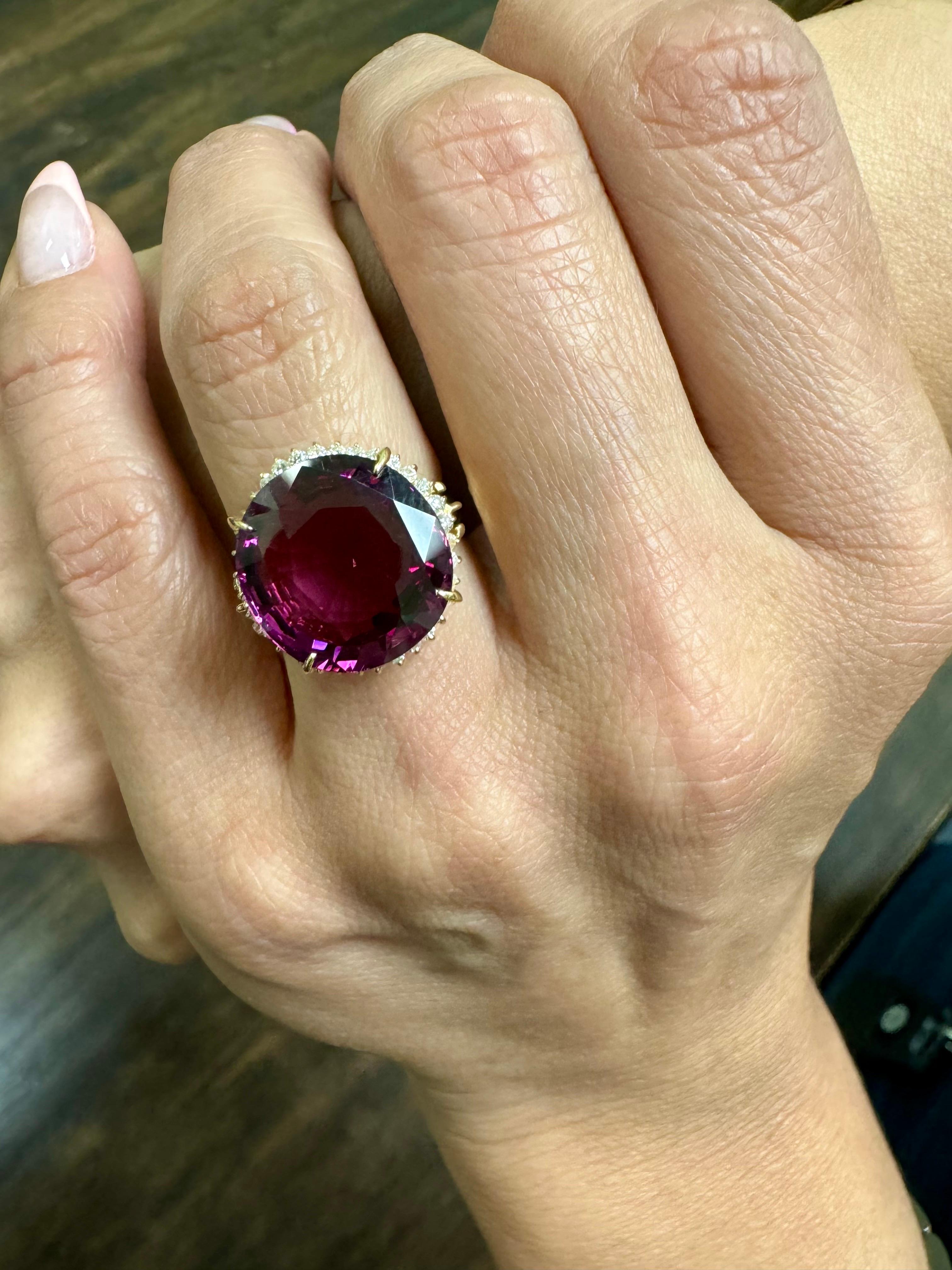 18K Yellow Gold Halo Diamond 11.66 Carat Rhodolite Garnet Ring For Sale 5
