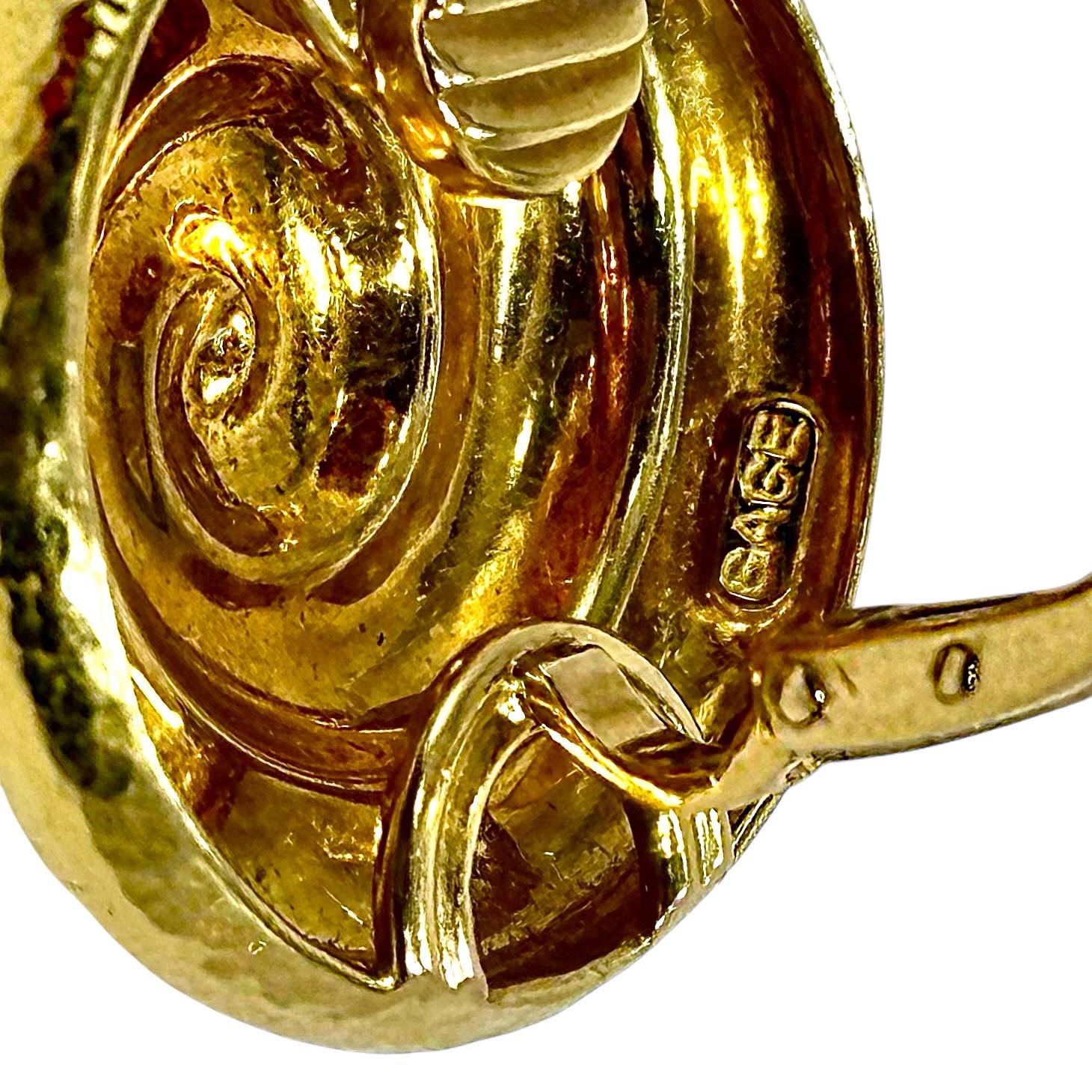 18K Yellow Gold Hammered Elizabeth Gage Nautilus Earrings 1 1/8 Inch Diameter For Sale 3