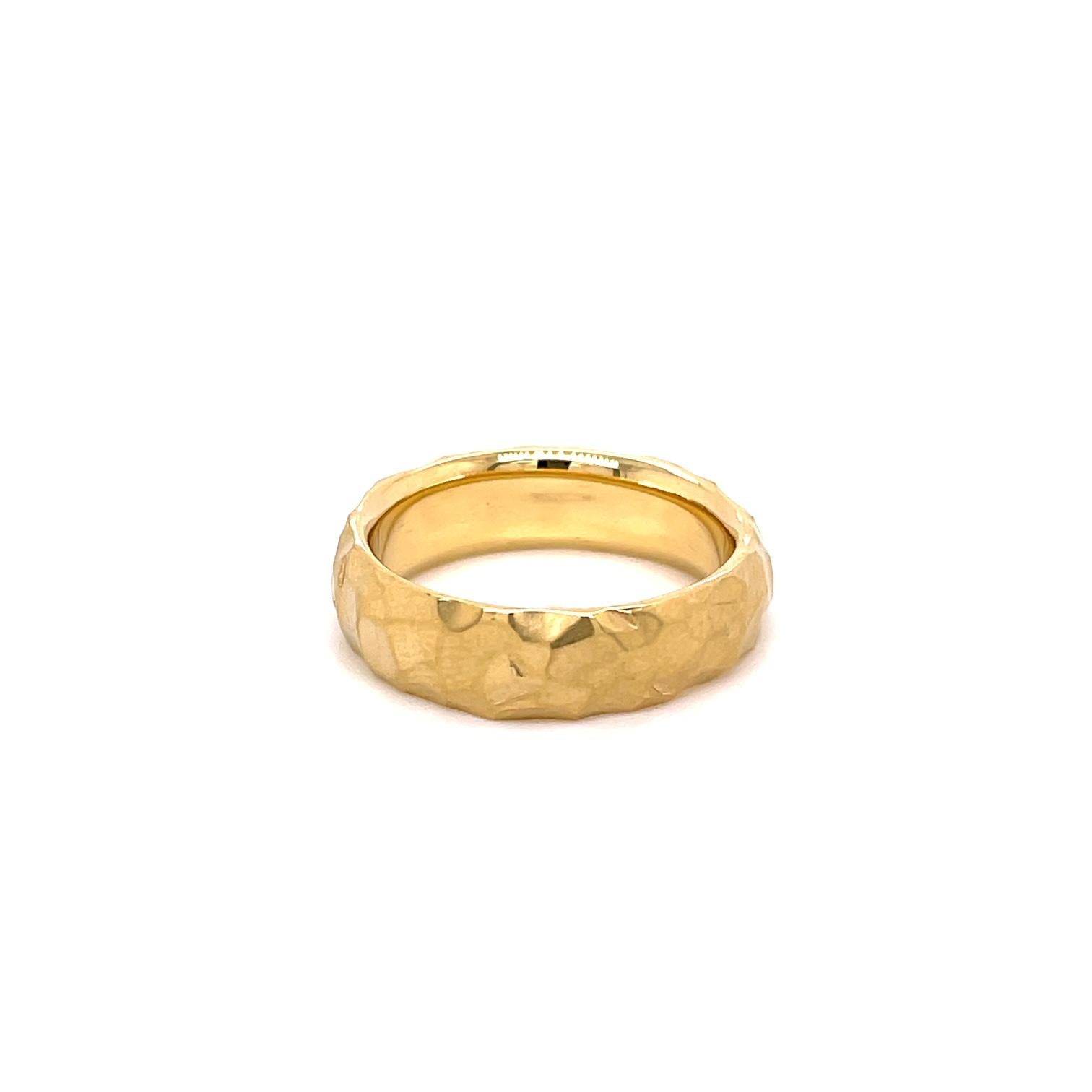 Contemporary 18k Yellow Gold Hammered Men's Band