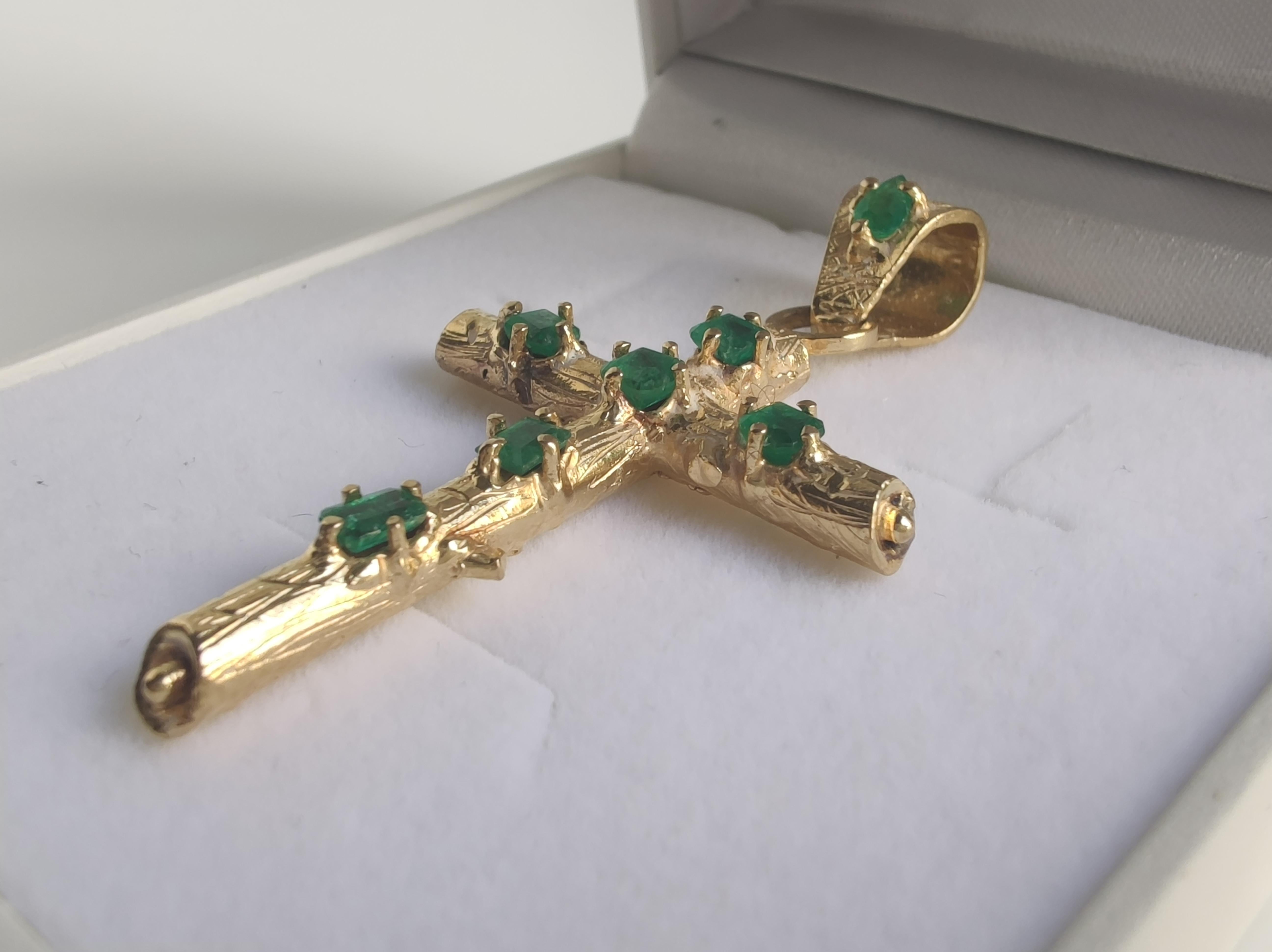 18K Yellow Gold Handmade Cross Pendant with  2.04 ct Emeralds - Unique Jewel For Sale 7