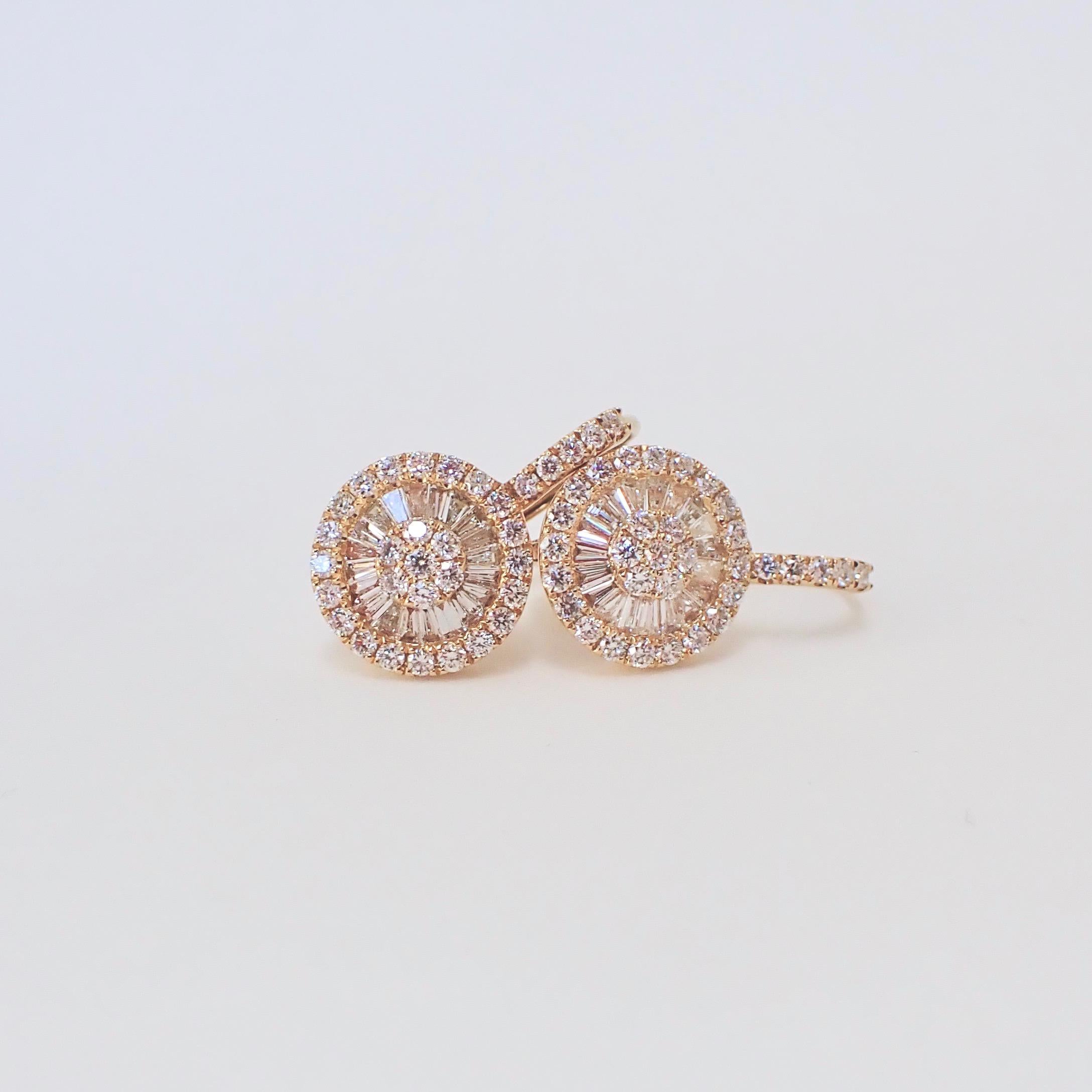 Taille ronde Boucles d'oreilles pendantes en or jaune 18 carats avec diamants de 1,21 carat en vente