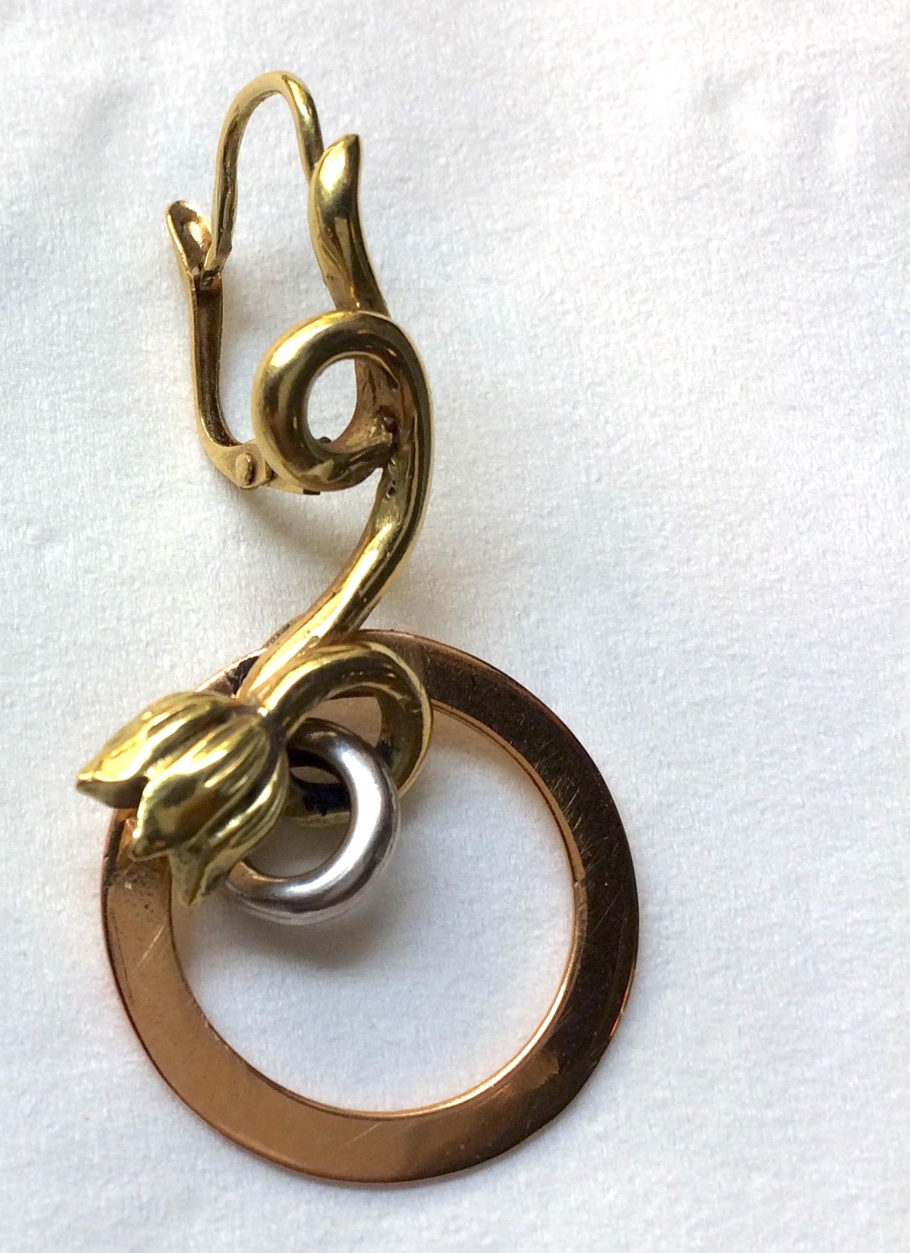 18K Yellow Gold Modern Hoop Lever Back Dangle Surrealist Earrings For Sale 1