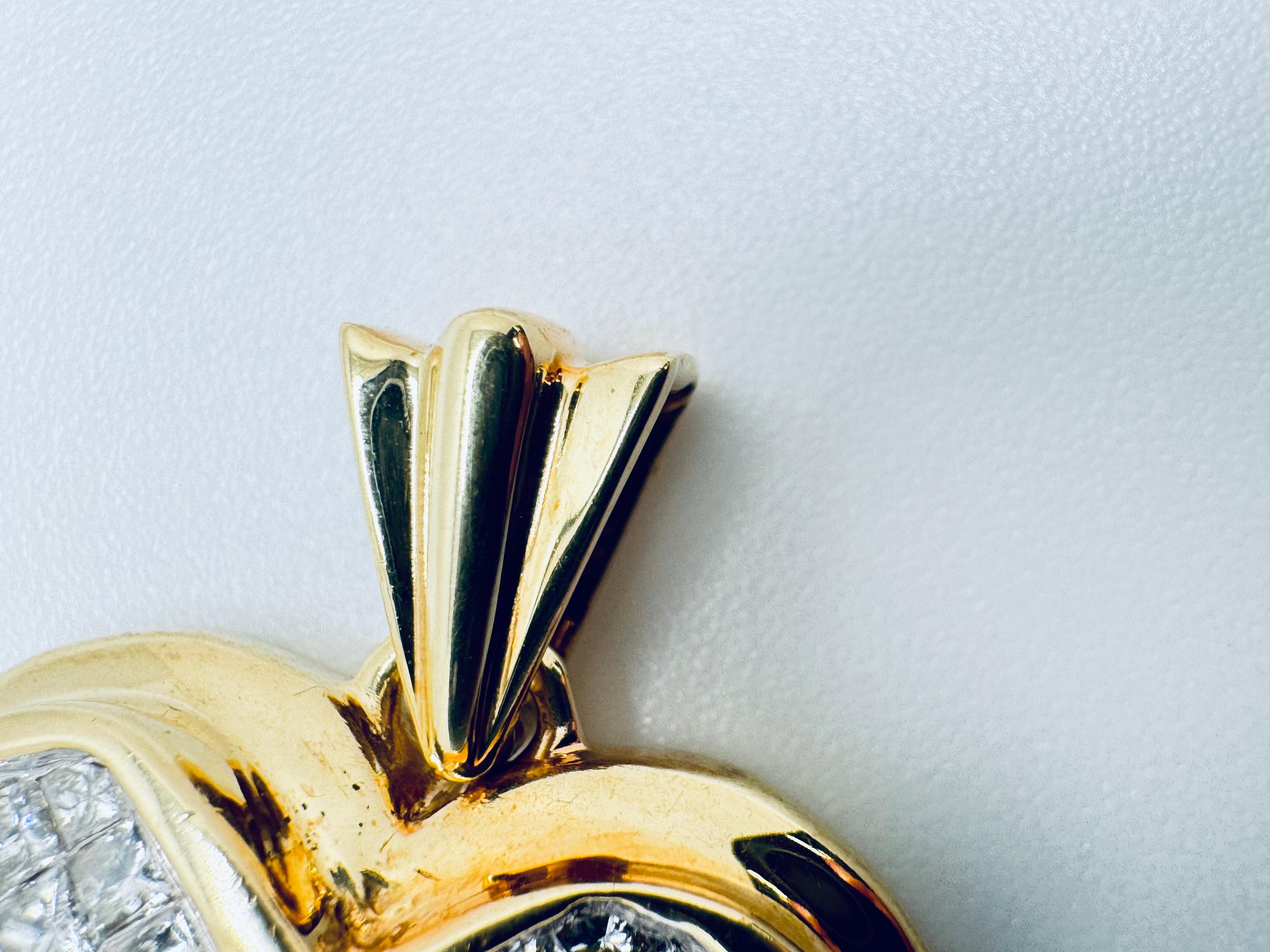 Ciondolo con diamante a forma di cuore in oro giallo 18K 3,25 CTW In condizioni buone in vendita a Palm Desert, CA