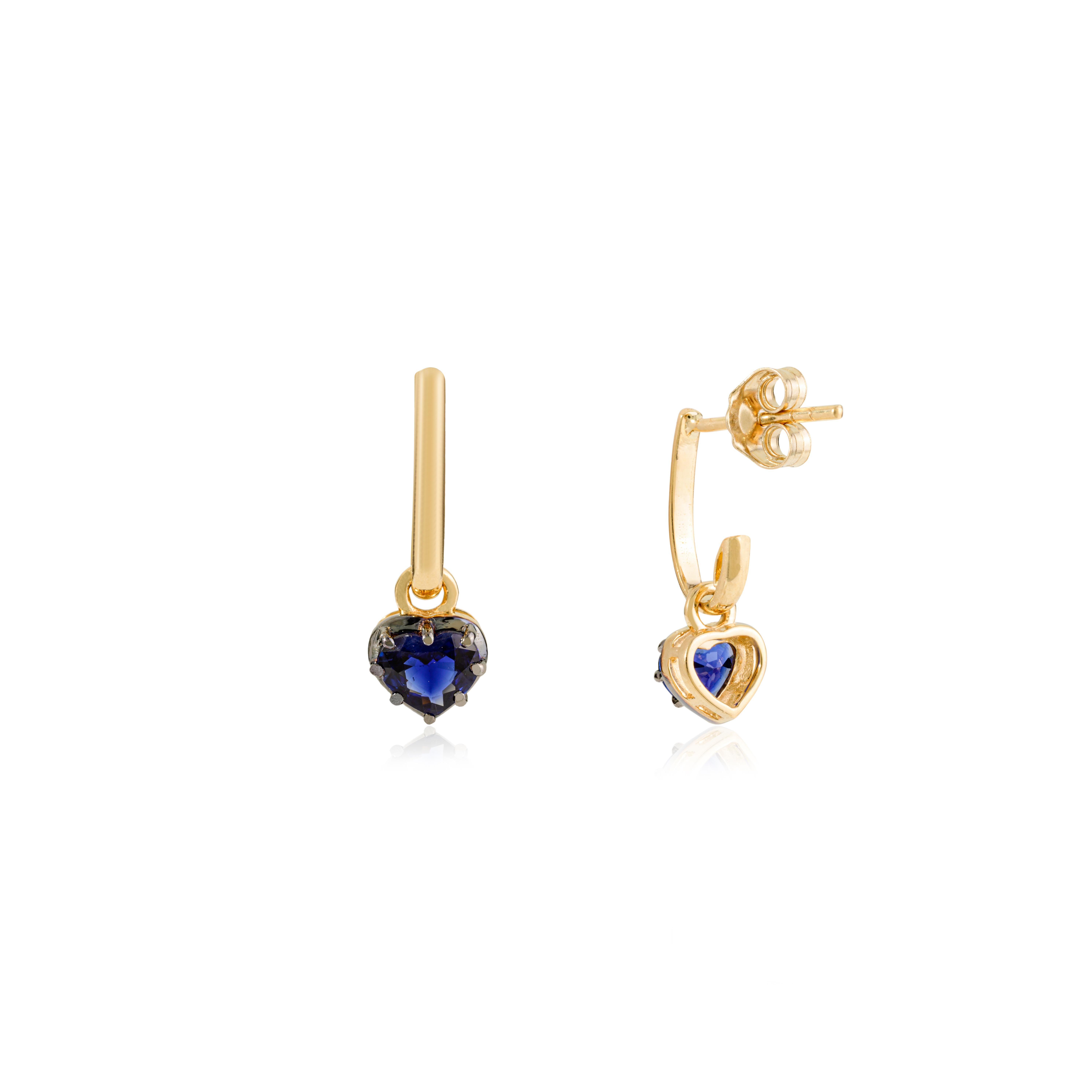 Boucles d'oreilles pendantes en or jaune 18 carats saphir bleu en forme de coeur 0.93ct Prong Gypset en vente 1