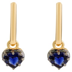 Boucles d'oreilles pendantes en or jaune 18 carats saphir bleu en forme de coeur 0.93ct Prong Gypset