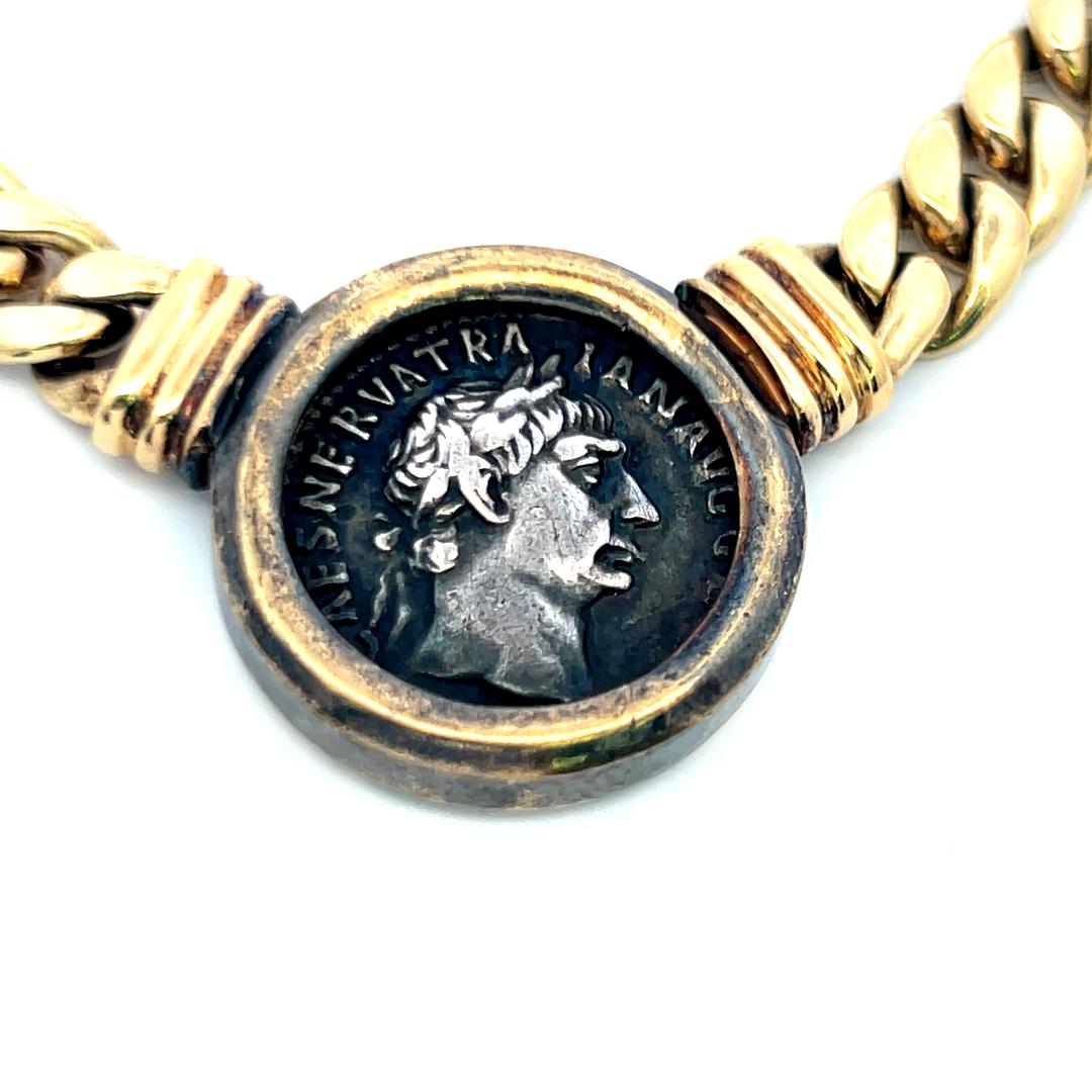 Collier à maillons lourds en or jaune 18K avec pendentif en forme de pièce de monnaie romaine antique en vente 5