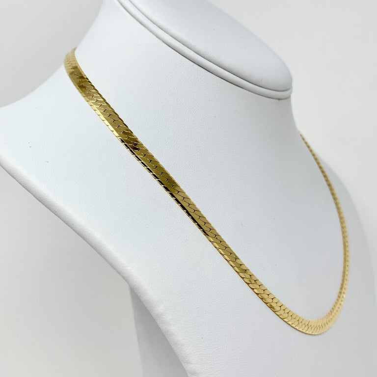 18 Karat Yellow Gold Herringbone Link Chain Necklace For Sale at 1stDibs