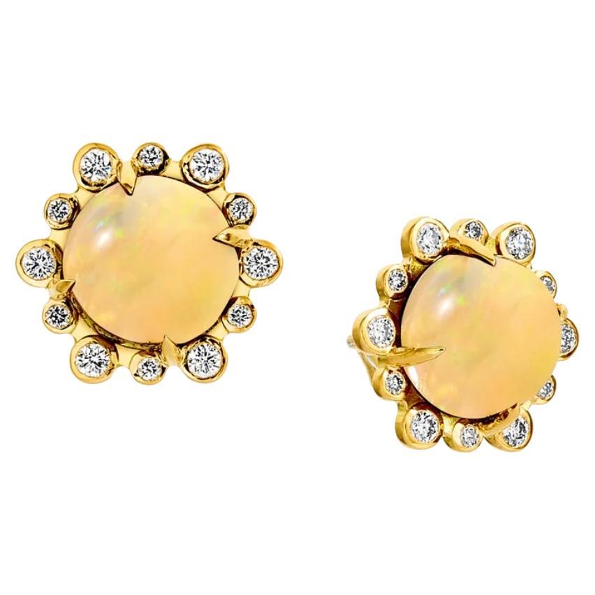 Orecchini esagonali in oro giallo 18K di Syna Jewels con opale etiope e diamanti