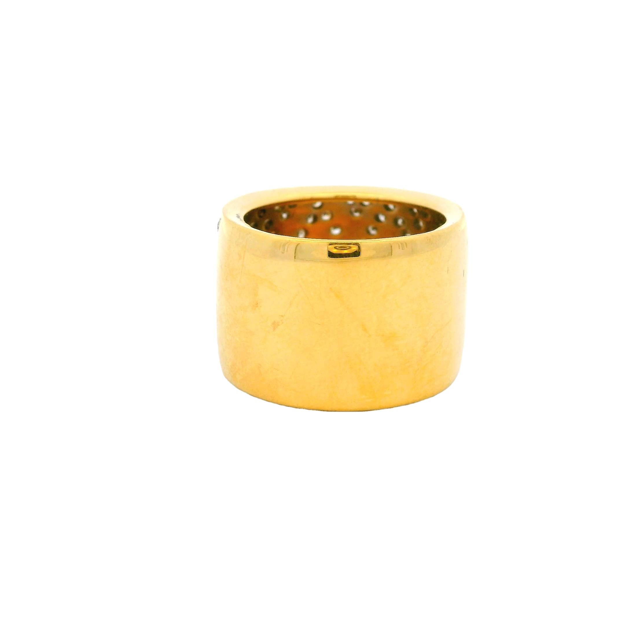 18K Yellow Gold Hexagon Pavé Diamond Wide Band Ring Corte redondo en venta