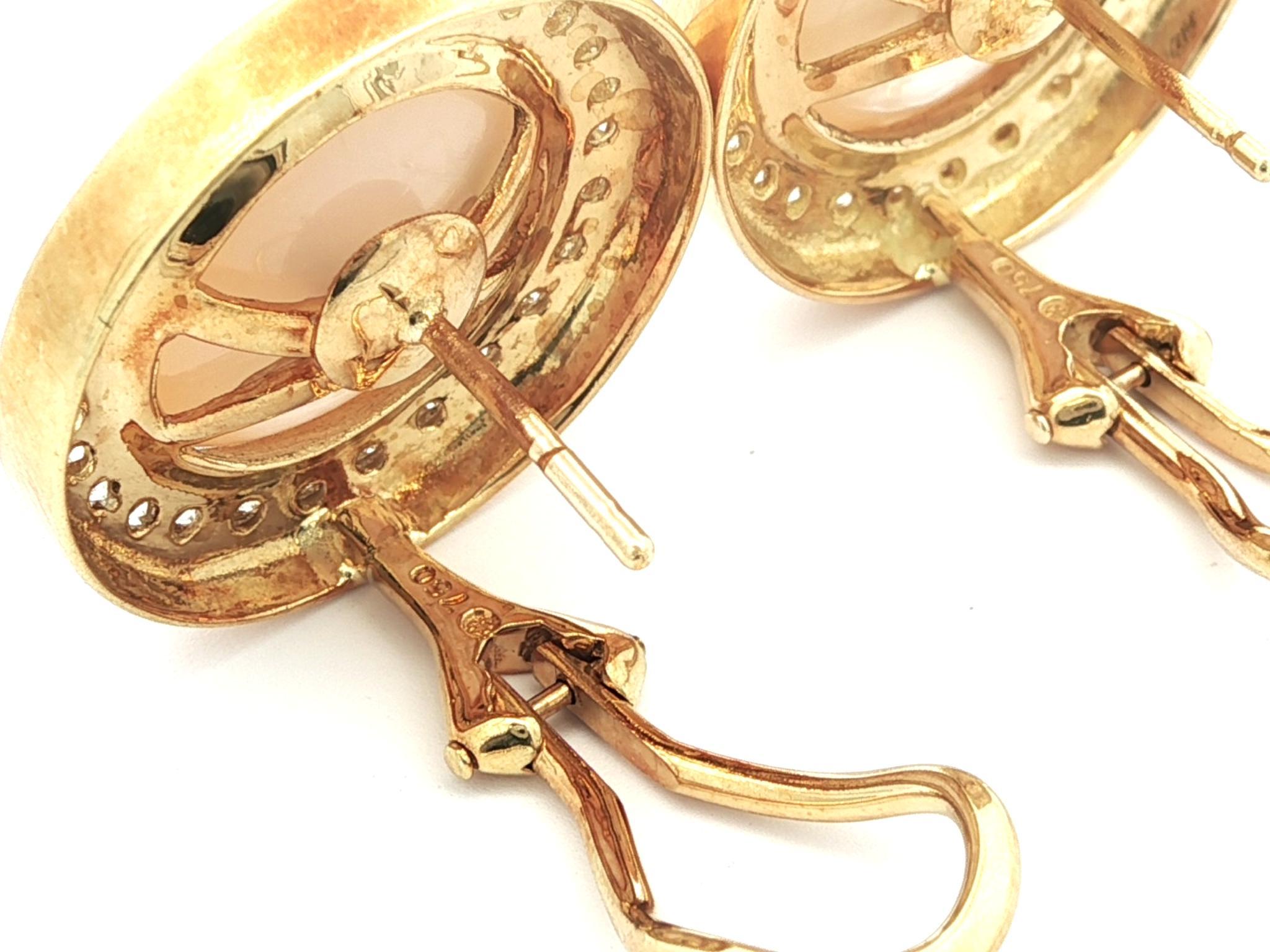 Orecchini a bottone in oro giallo 18k di alta qualità con perle Mabe da 14 mm e diamanti da 1,56 carati in vendita 5