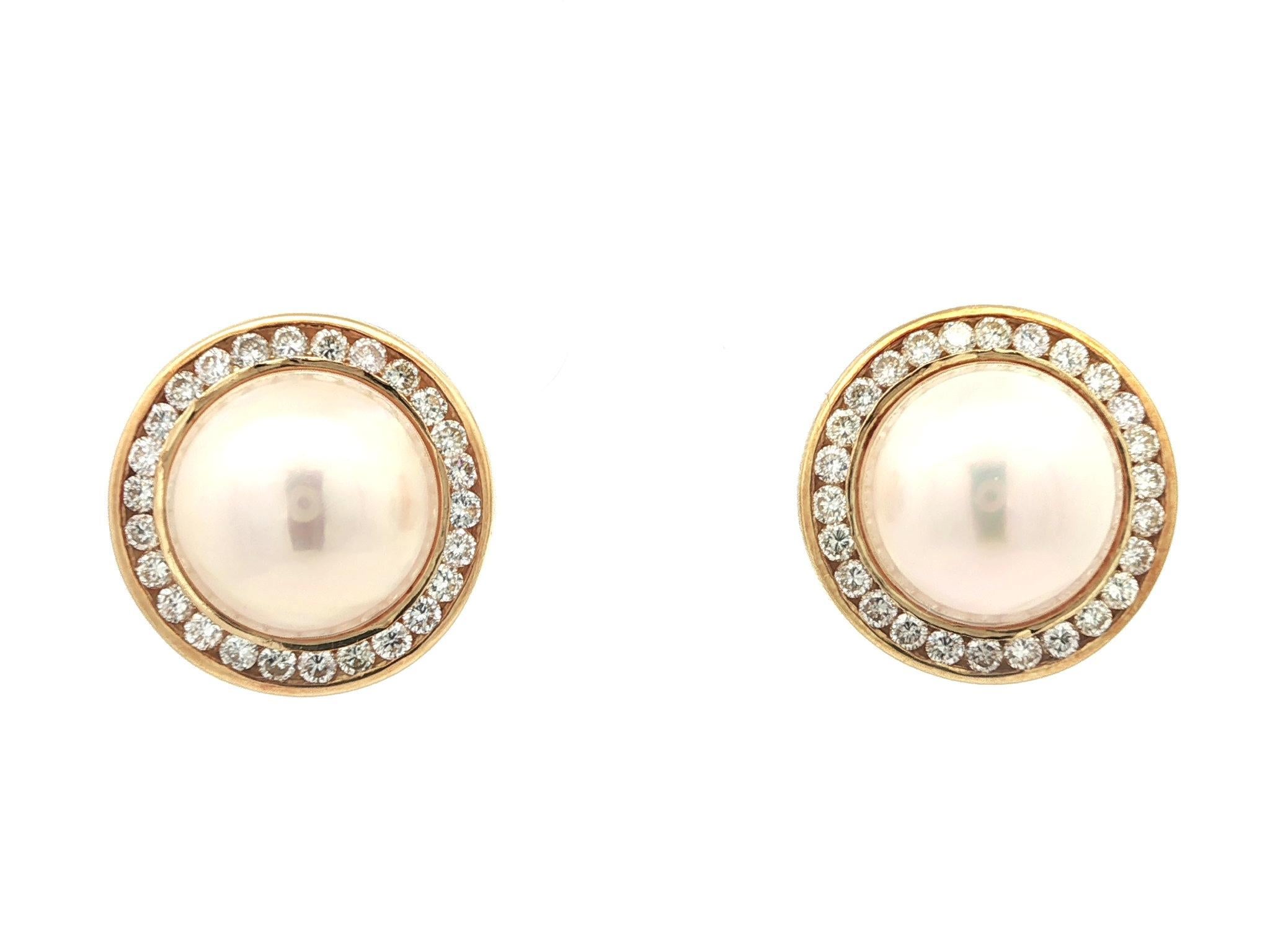Orecchini a bottone in oro giallo 18k di alta qualità con perle Mabe da 14 mm e diamanti da 1,56 carati in vendita 2