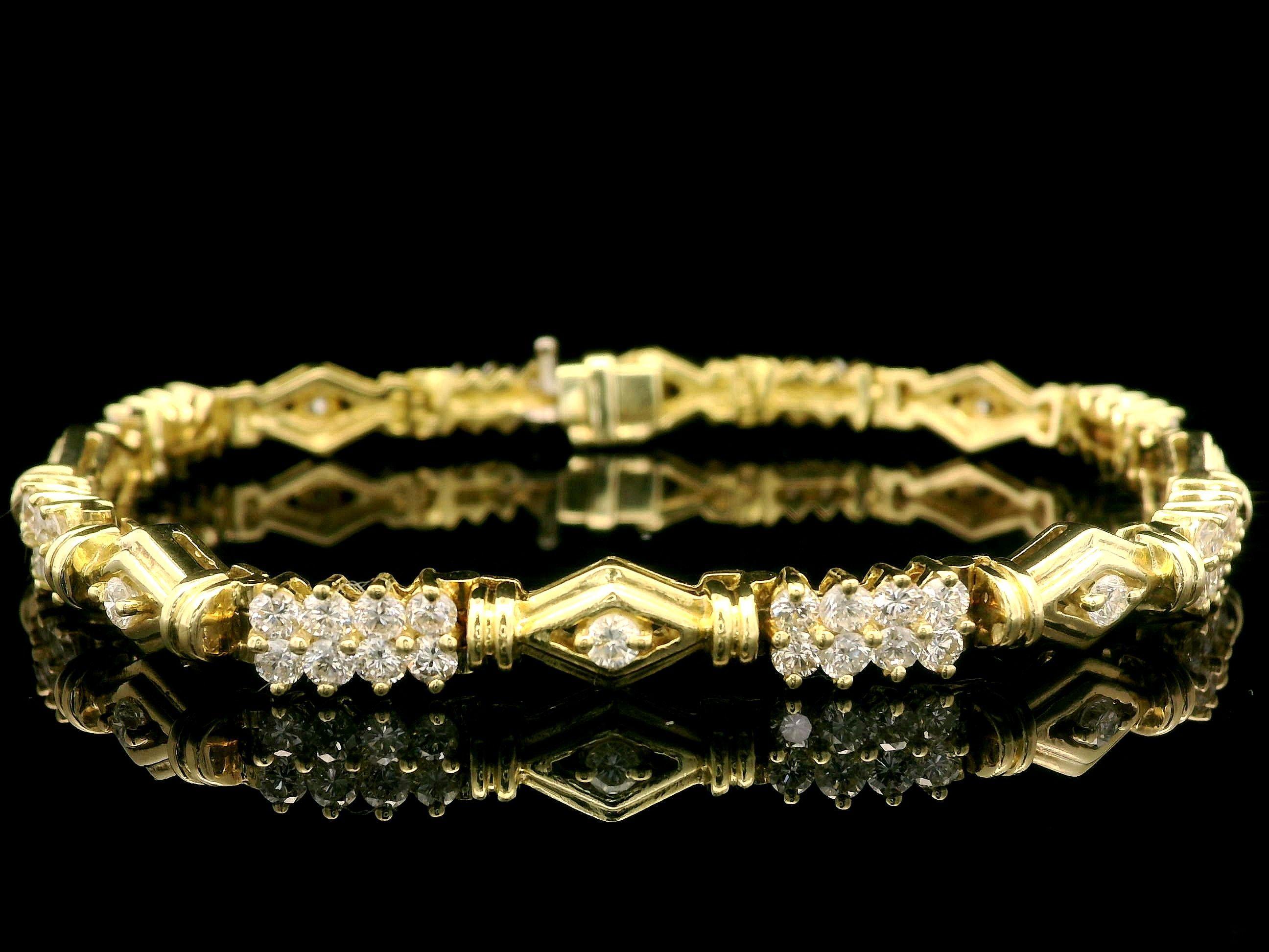--Stone(s):--
(72) Natural Genuine Diamonds - Round Brilliant Cut - Prong Set - Fiery - G-I Color - VS1-SI2 Clarity- 3.24ctw (approx.)

Material: 18K Solid Yellow Gold 
Weight: 22.08 Grams
Chain Type: Line Bracelet
Chain Length: Measures 7.0 Inches