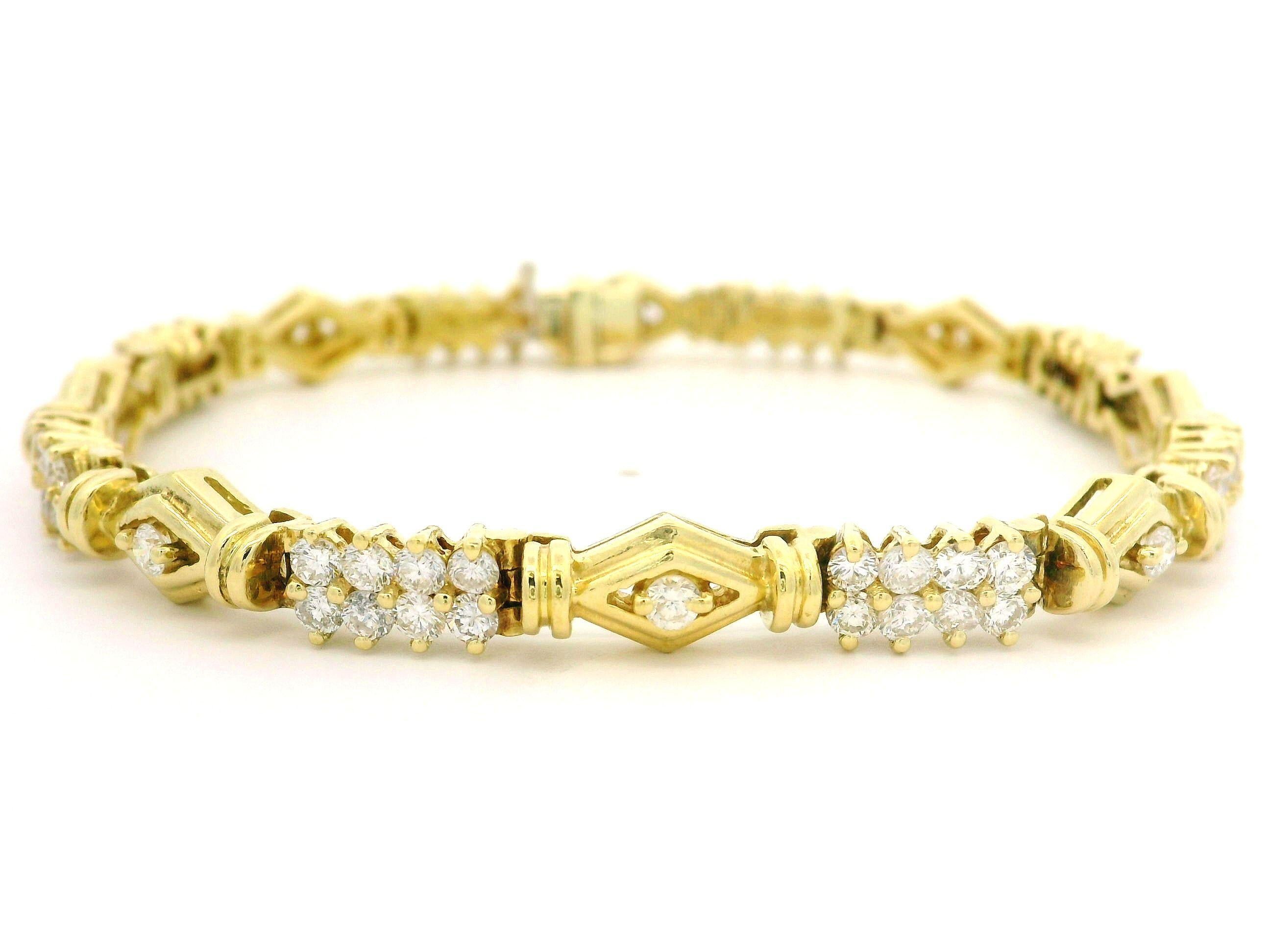 Brilliant Cut 18k Yellow Gold High Quality 3.24ctw Diamond Geometric Line Bracelet For Sale