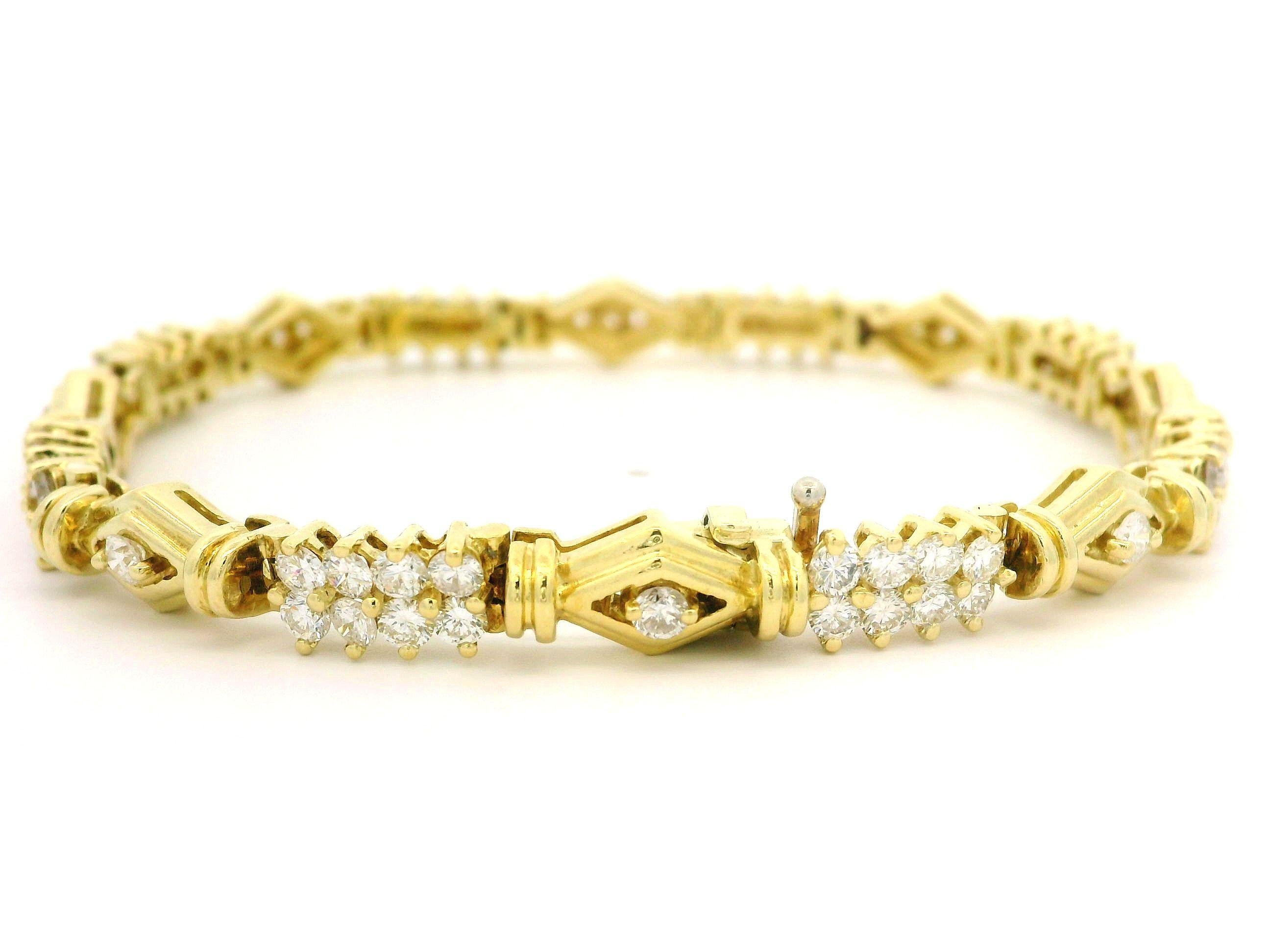 Women's 18k Yellow Gold High Quality 3.24ctw Diamond Geometric Line Bracelet For Sale