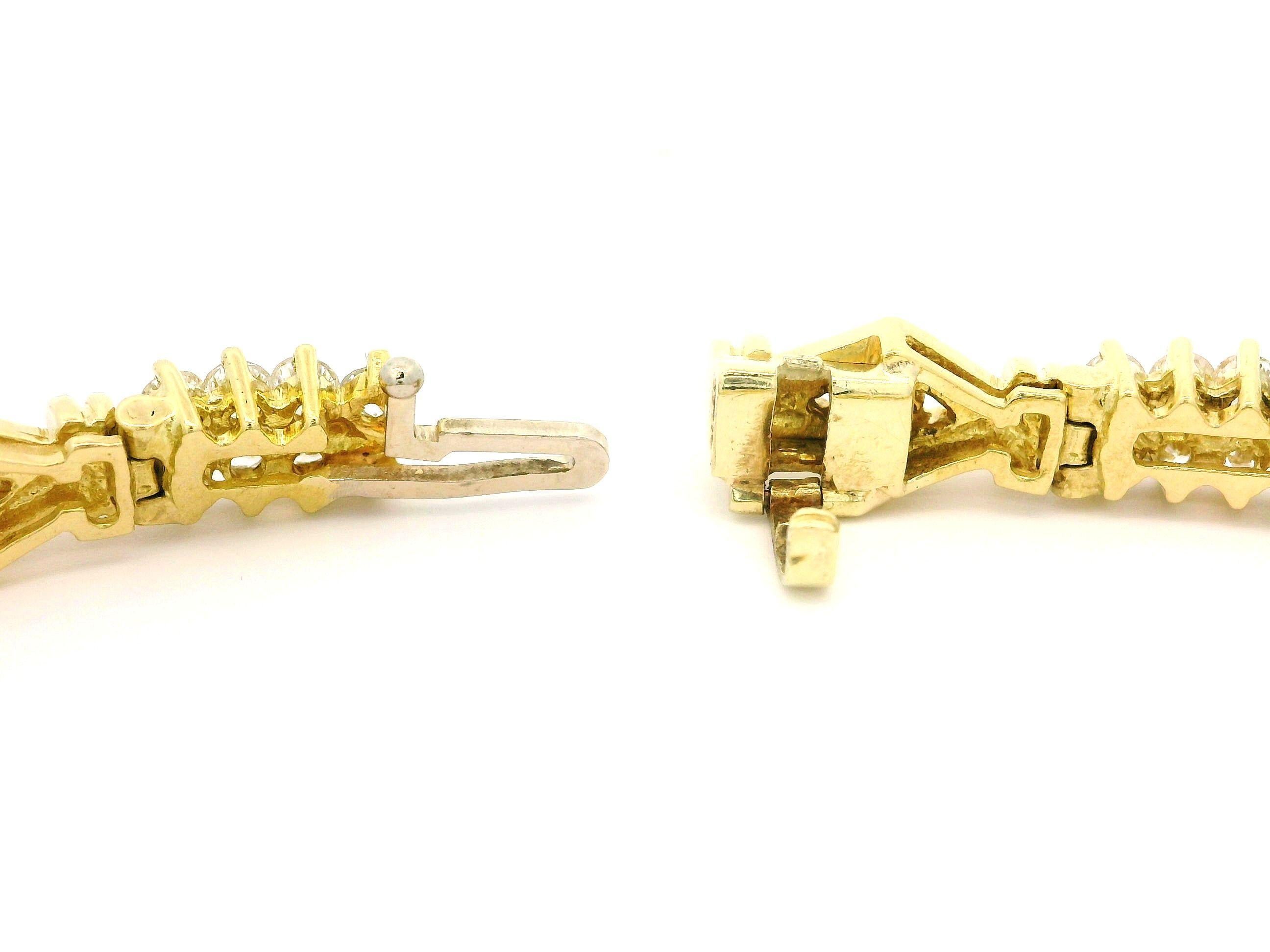 18k Yellow Gold High Quality 3.24ctw Diamond Geometric Line Bracelet For Sale 3